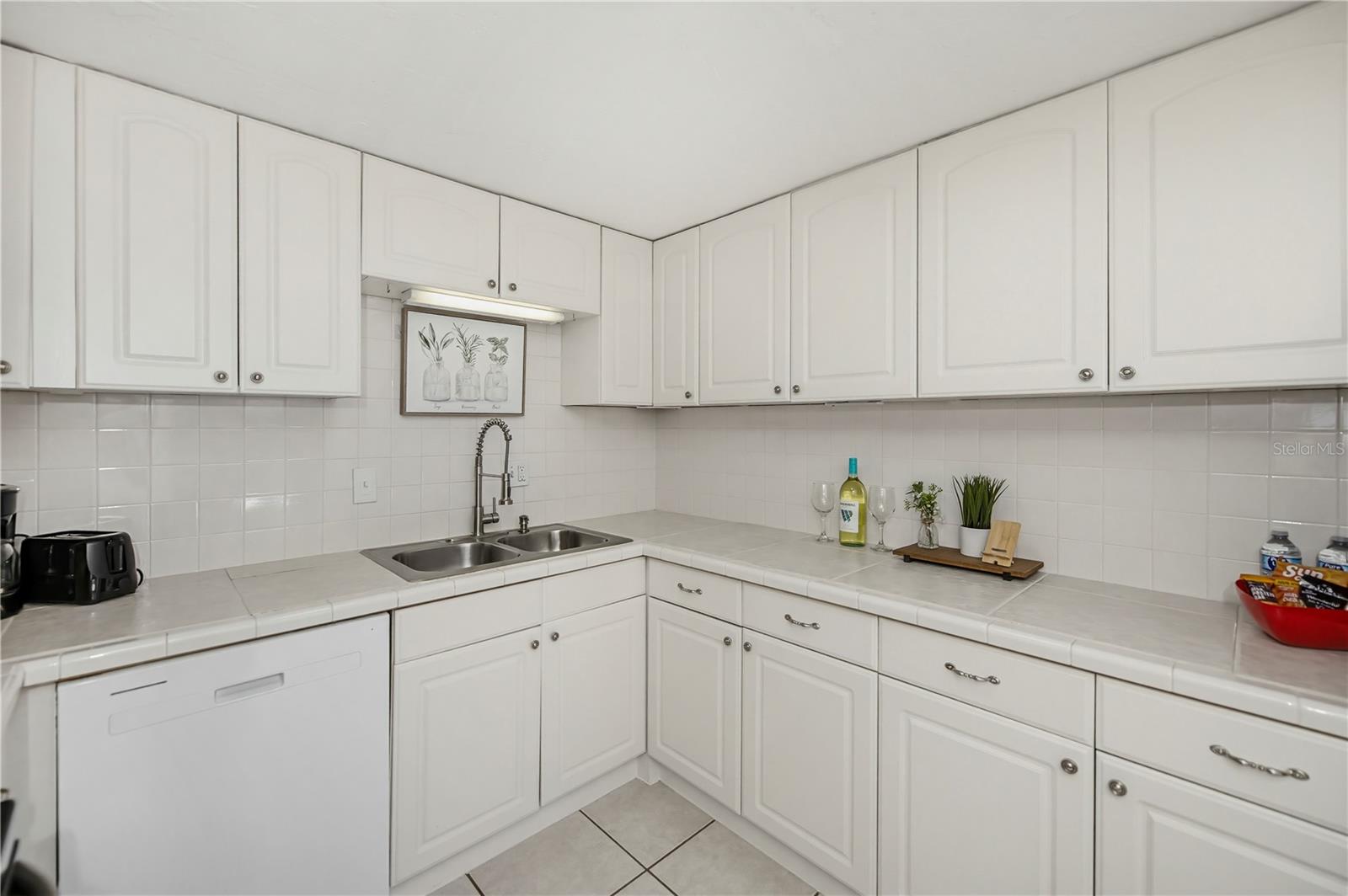1050 OLYMPIA RD, VENICE, FL, 34293