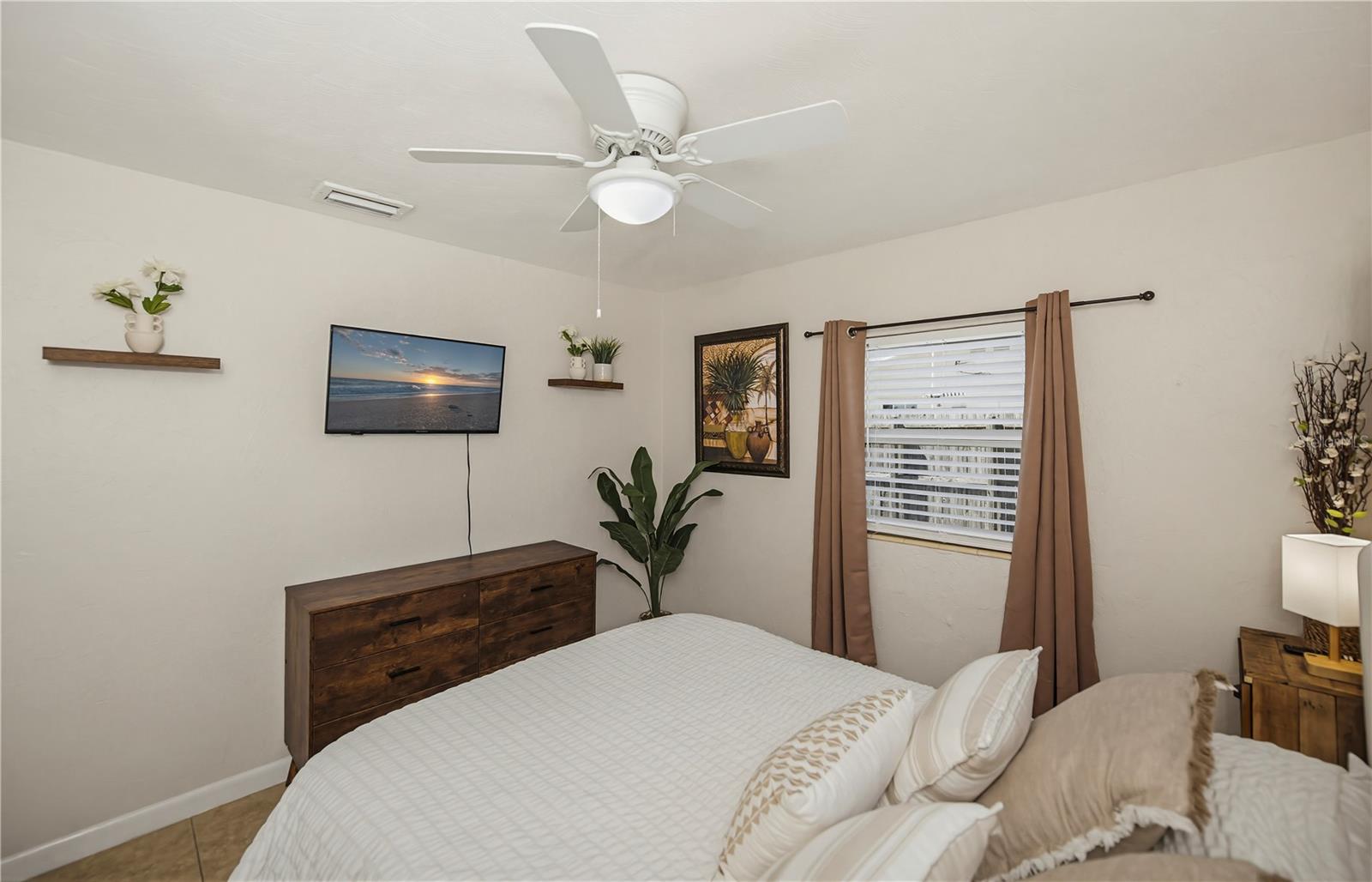 1050 OLYMPIA RD, VENICE, FL, 34293