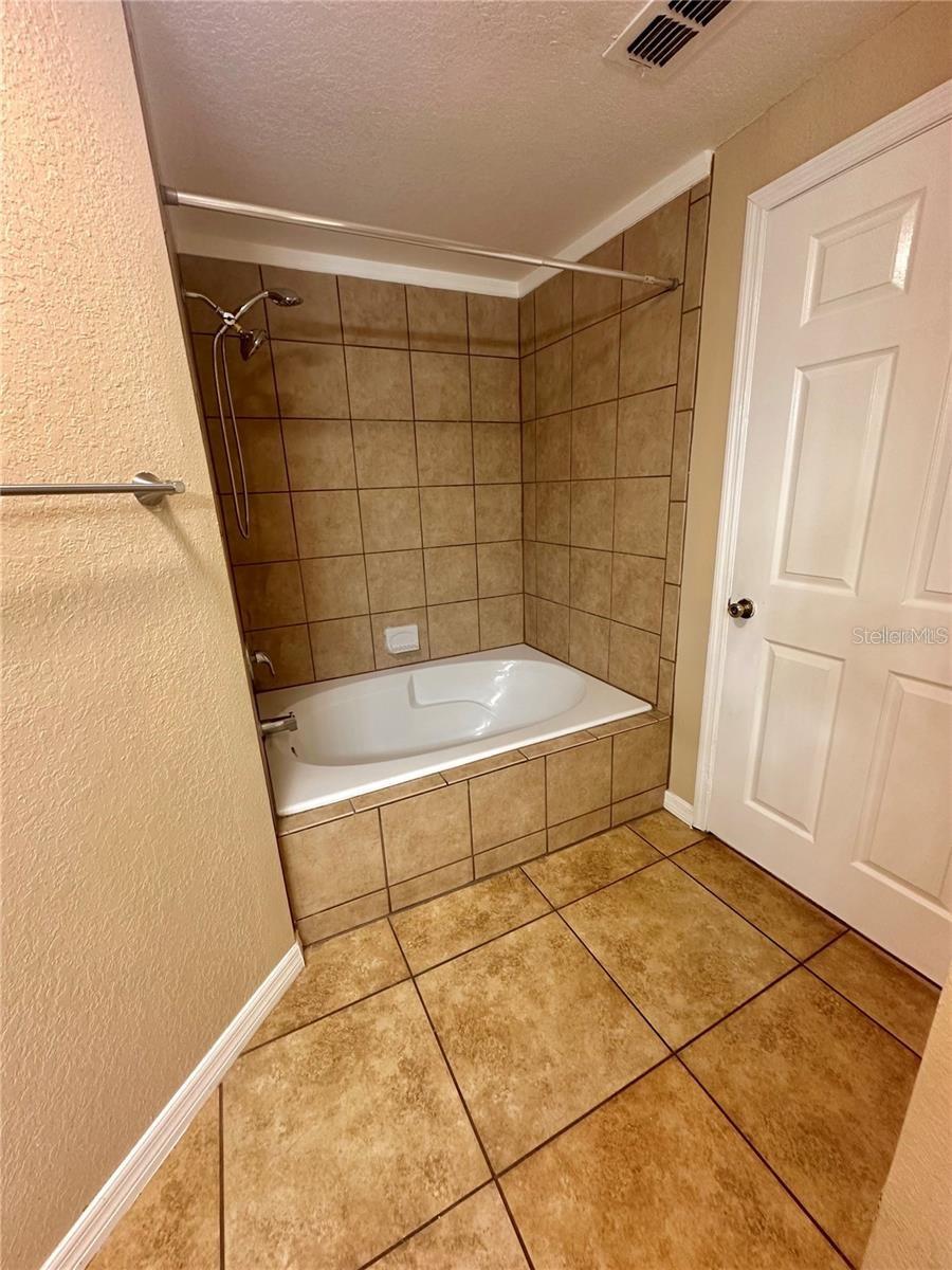 3280 SOHO ST #207, ORLANDO, FL, 32835