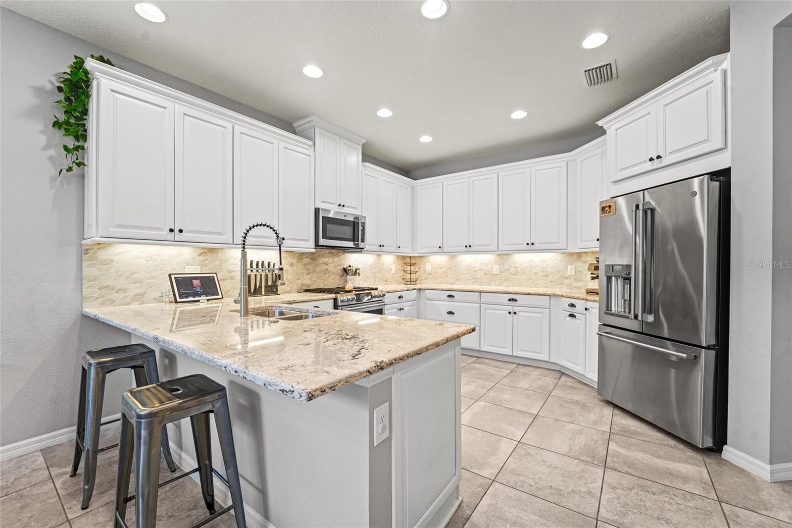8903 ARABELLA LN, SEMINOLE, FL, 33777