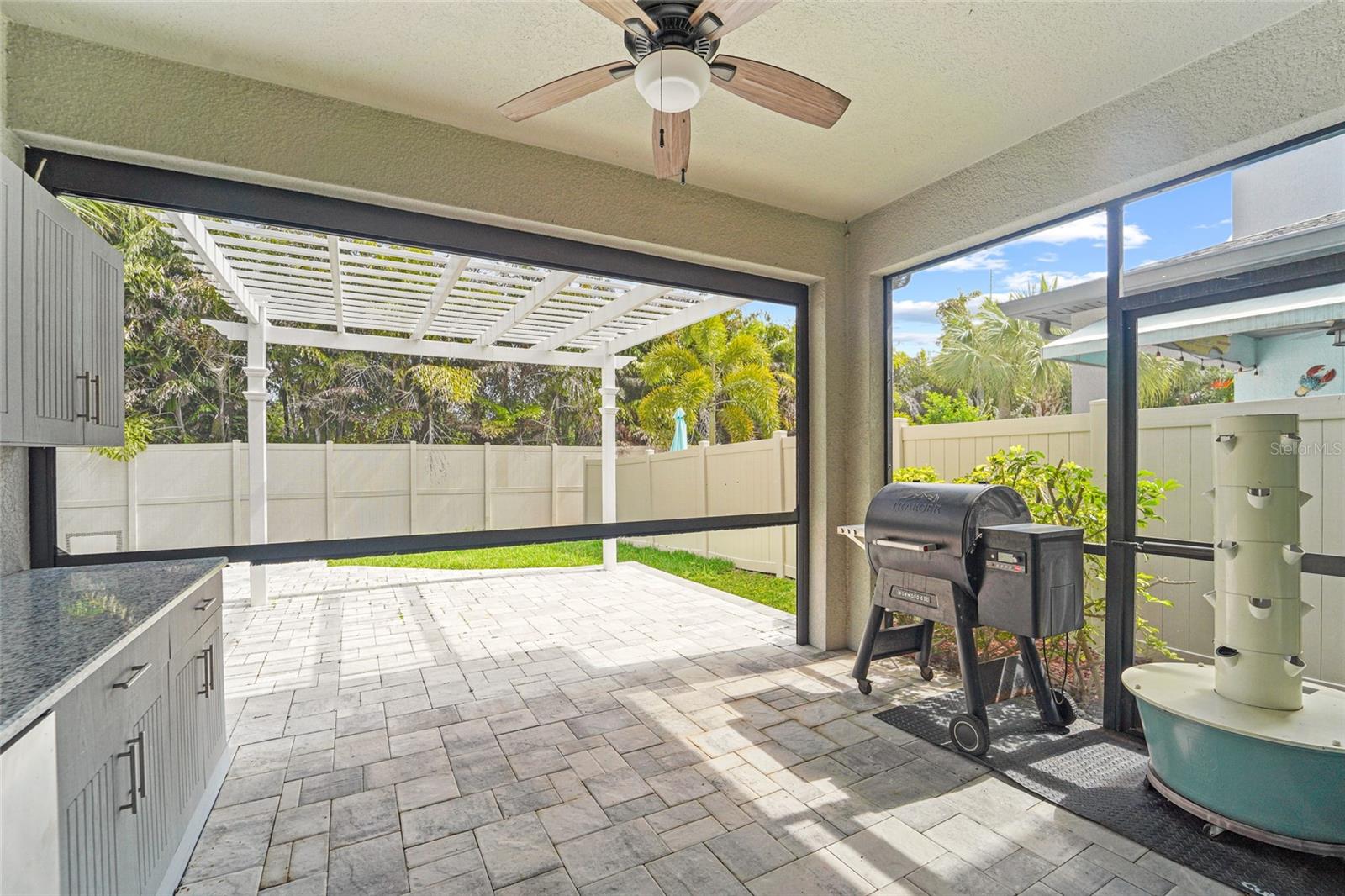 8903 ARABELLA LN, SEMINOLE, FL, 33777