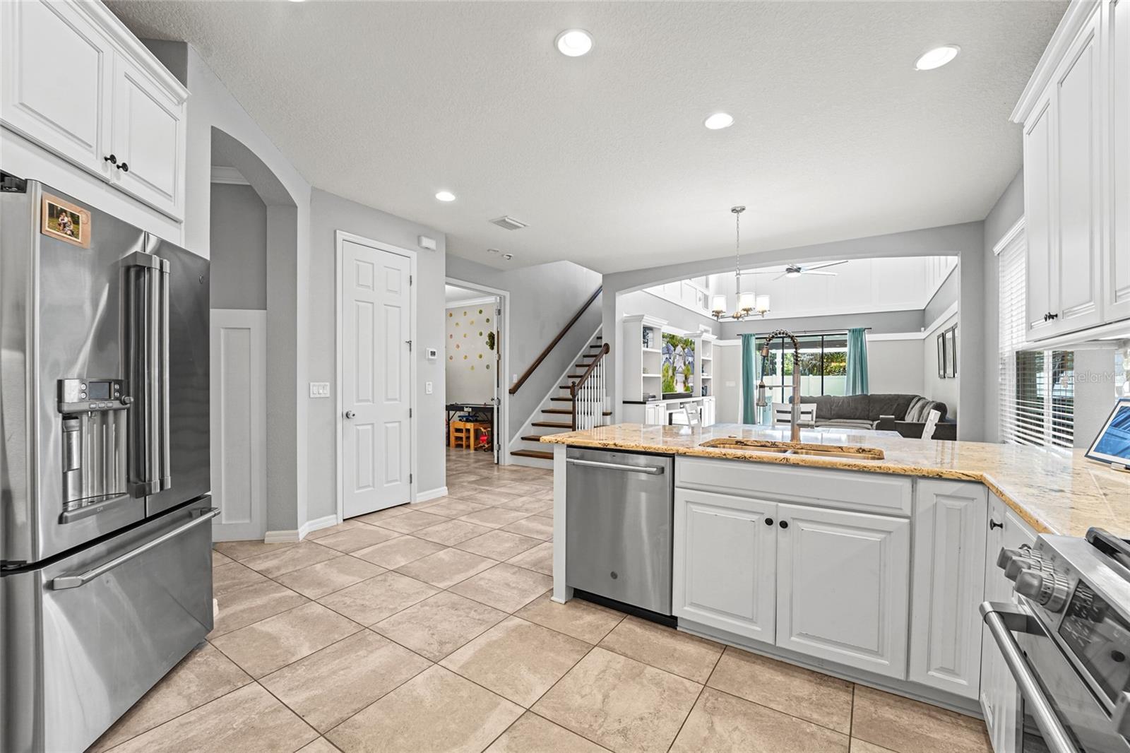 8903 ARABELLA LN, SEMINOLE, FL, 33777