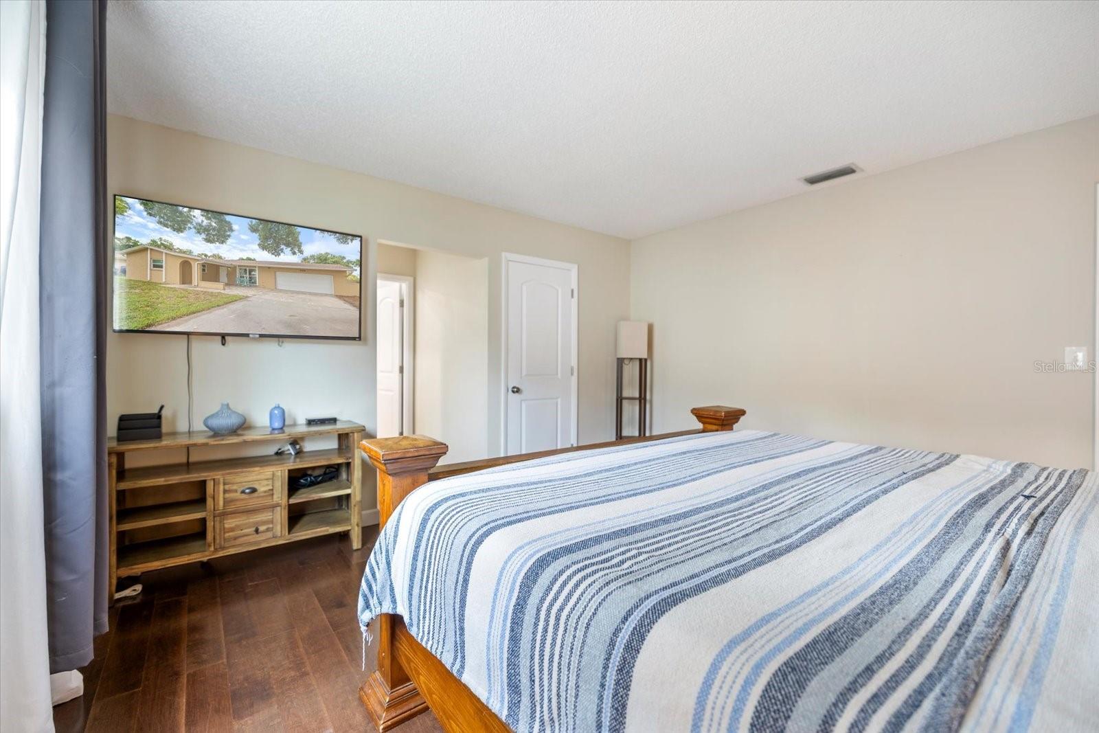 818 PLUM TREE LN, SARASOTA, FL, 34243