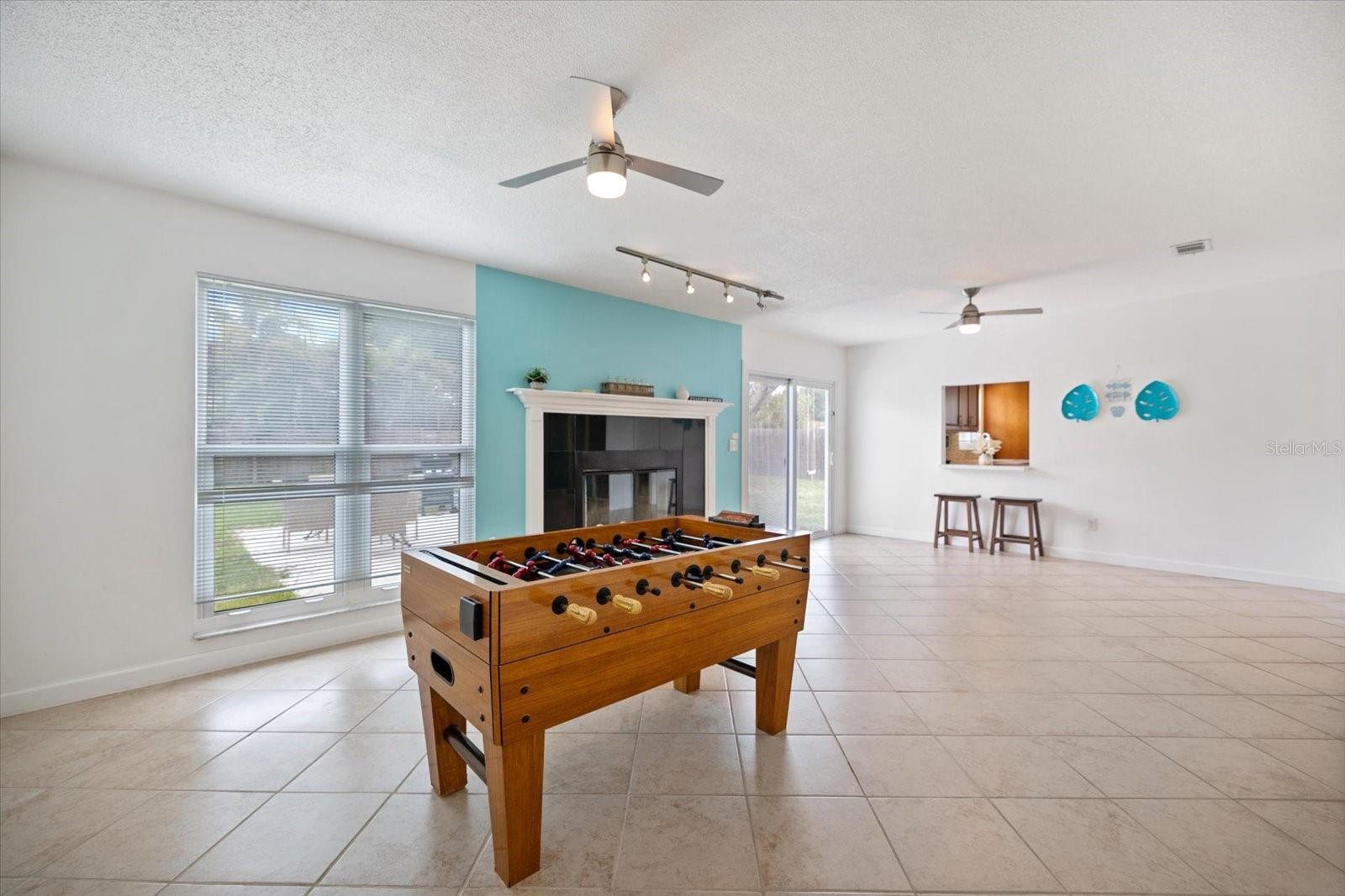 818 PLUM TREE LN, SARASOTA, FL, 34243