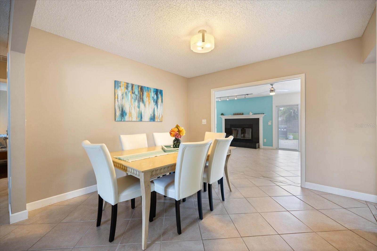 818 PLUM TREE LN, SARASOTA, FL, 34243