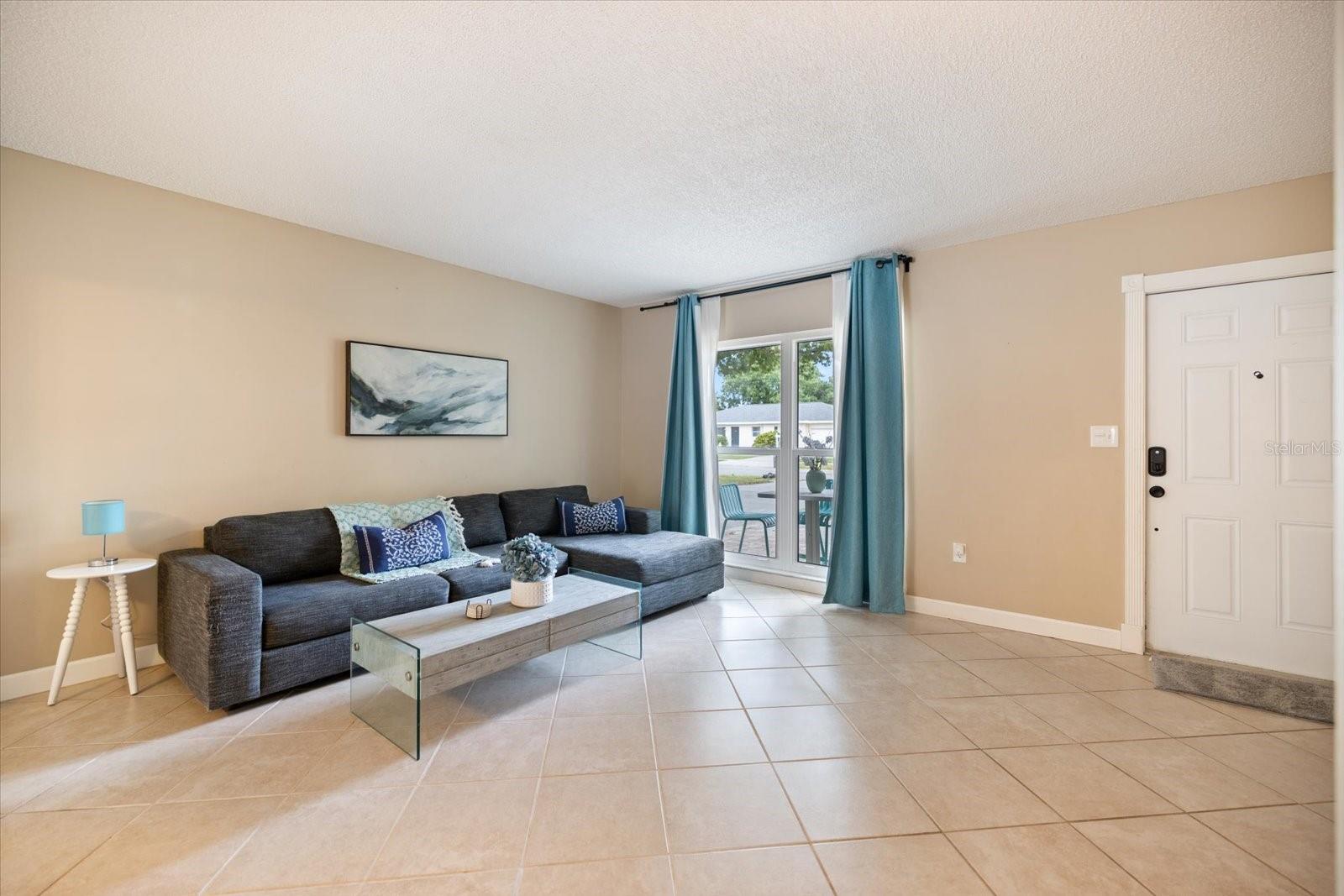 818 PLUM TREE LN, SARASOTA, FL, 34243