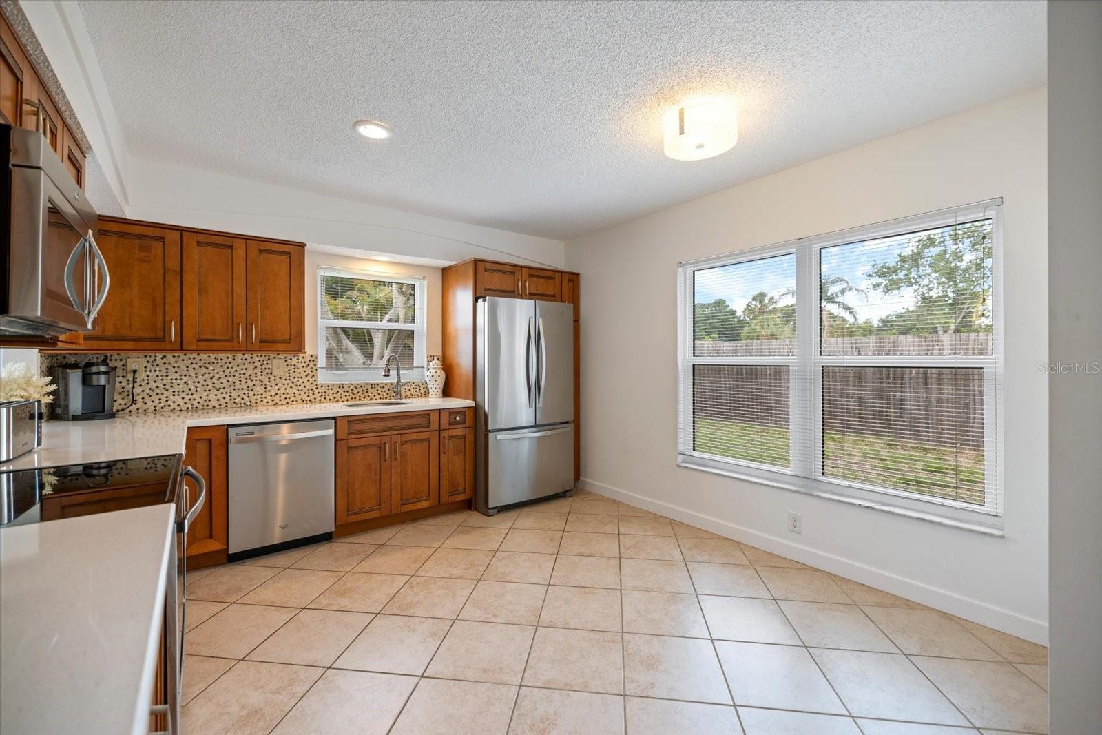 818 PLUM TREE LN, SARASOTA, FL, 34243