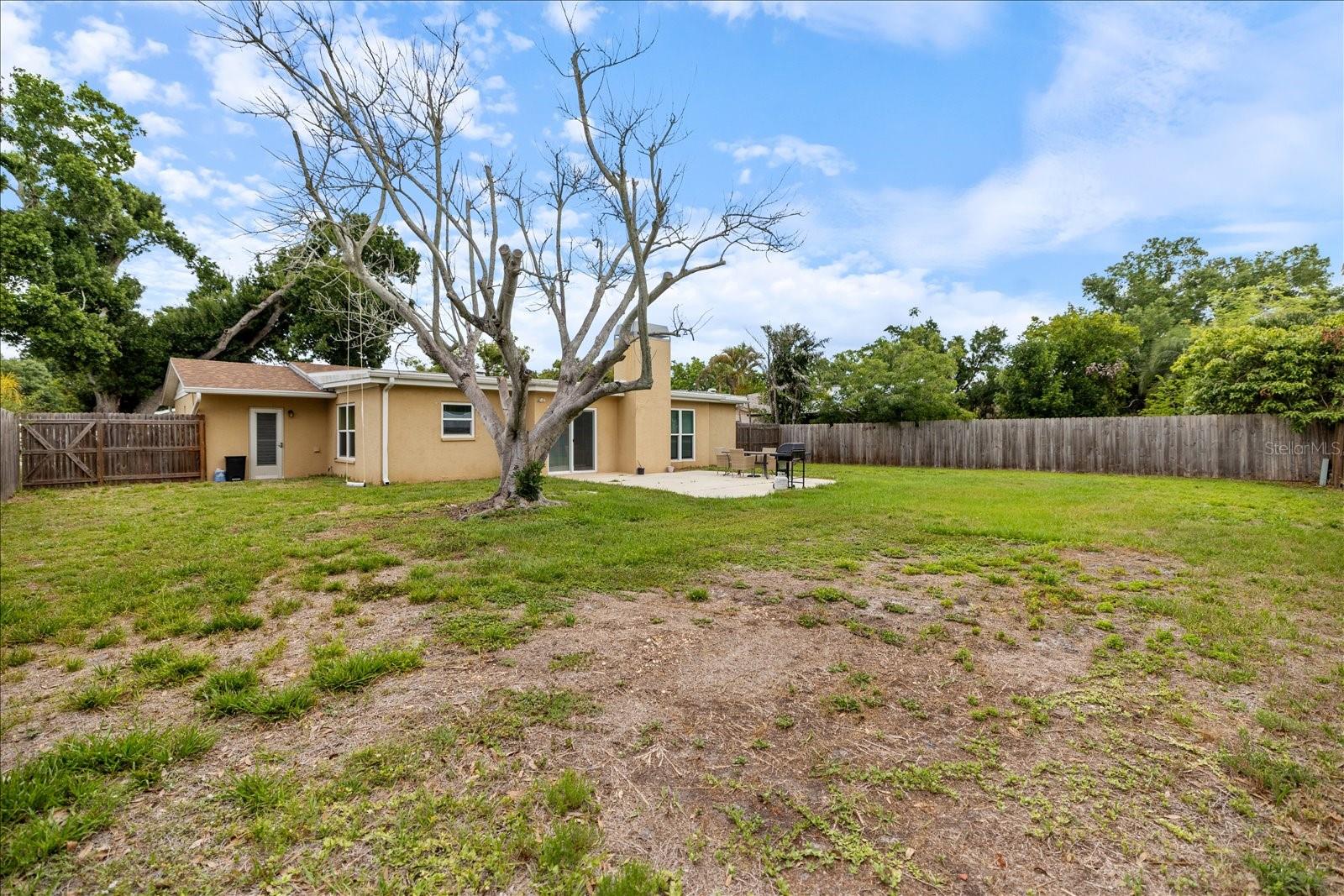 818 PLUM TREE LN, SARASOTA, FL, 34243