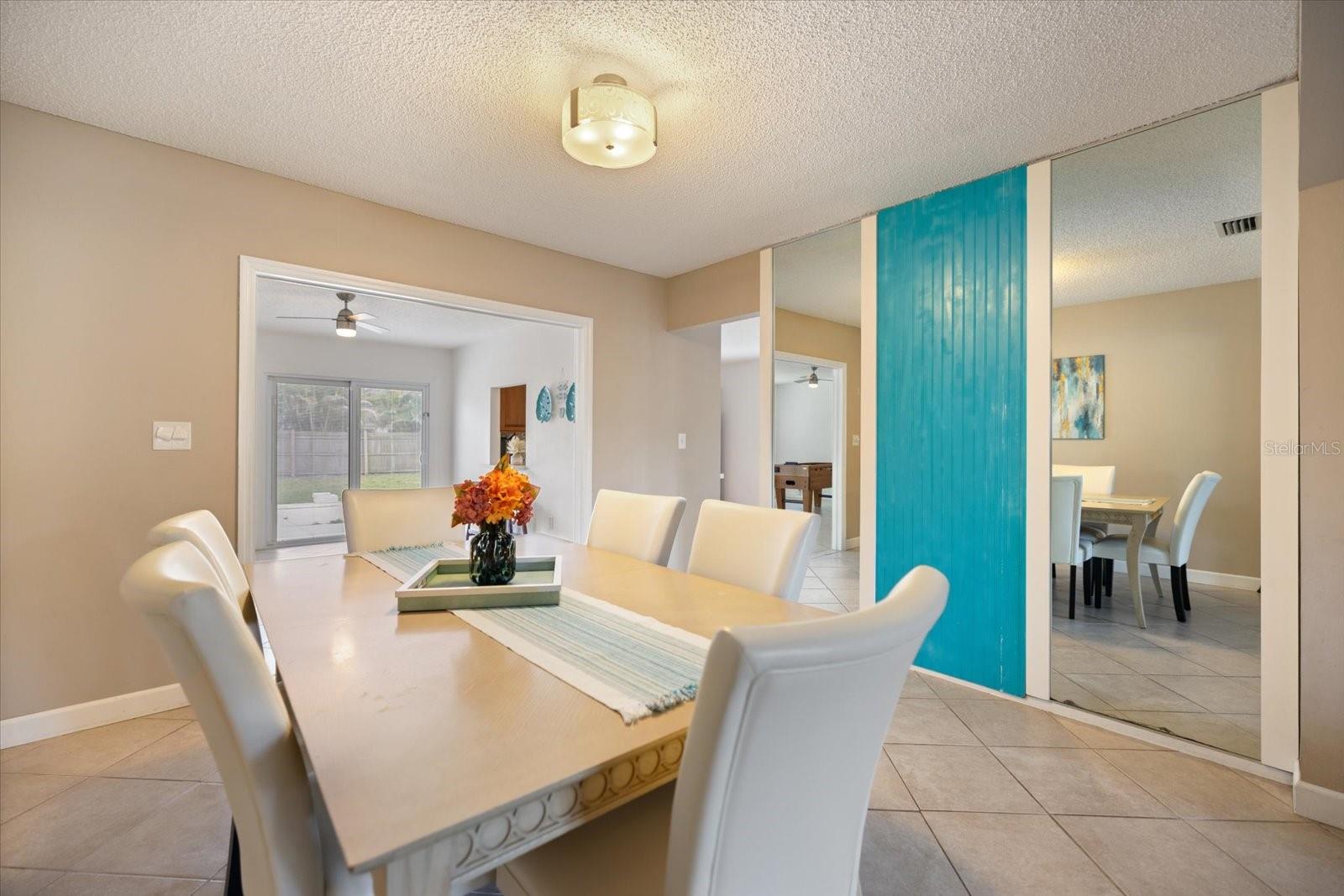 818 PLUM TREE LN, SARASOTA, FL, 34243