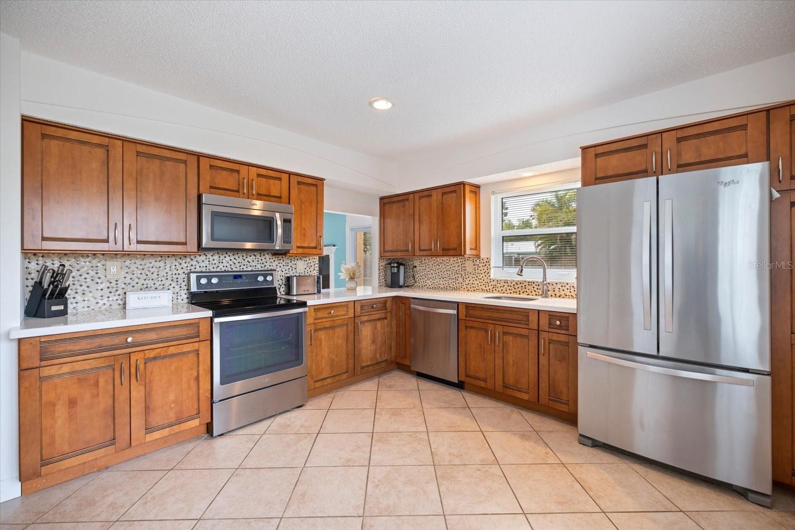 818 PLUM TREE LN, SARASOTA, FL, 34243