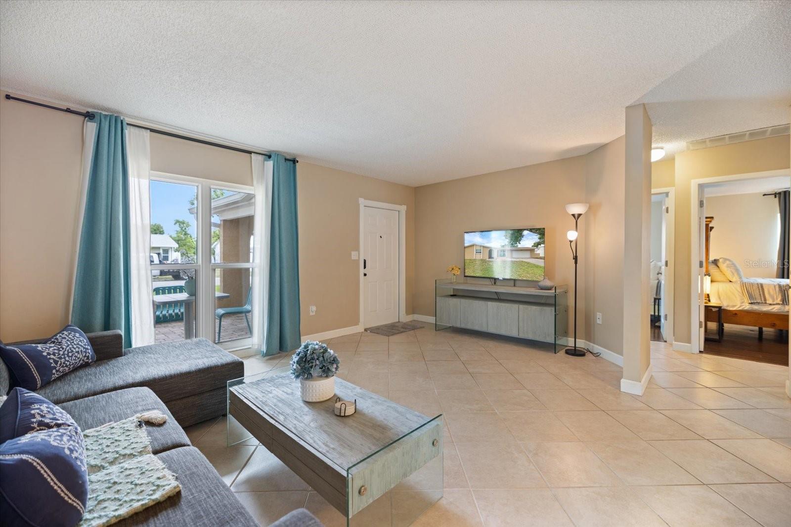 818 PLUM TREE LN, SARASOTA, FL, 34243