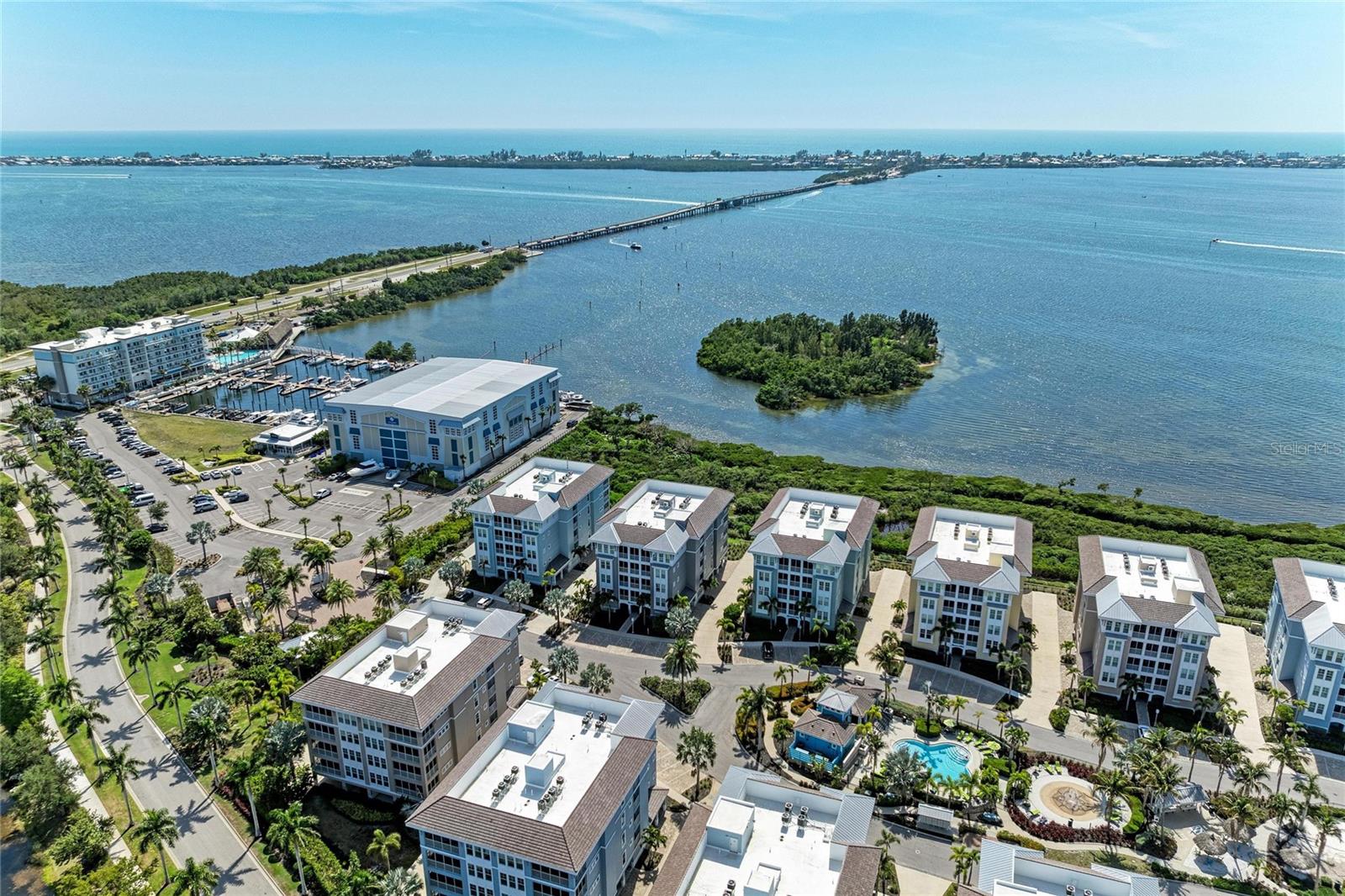 392 ARUBA CIR #102, BRADENTON, FL, 34209