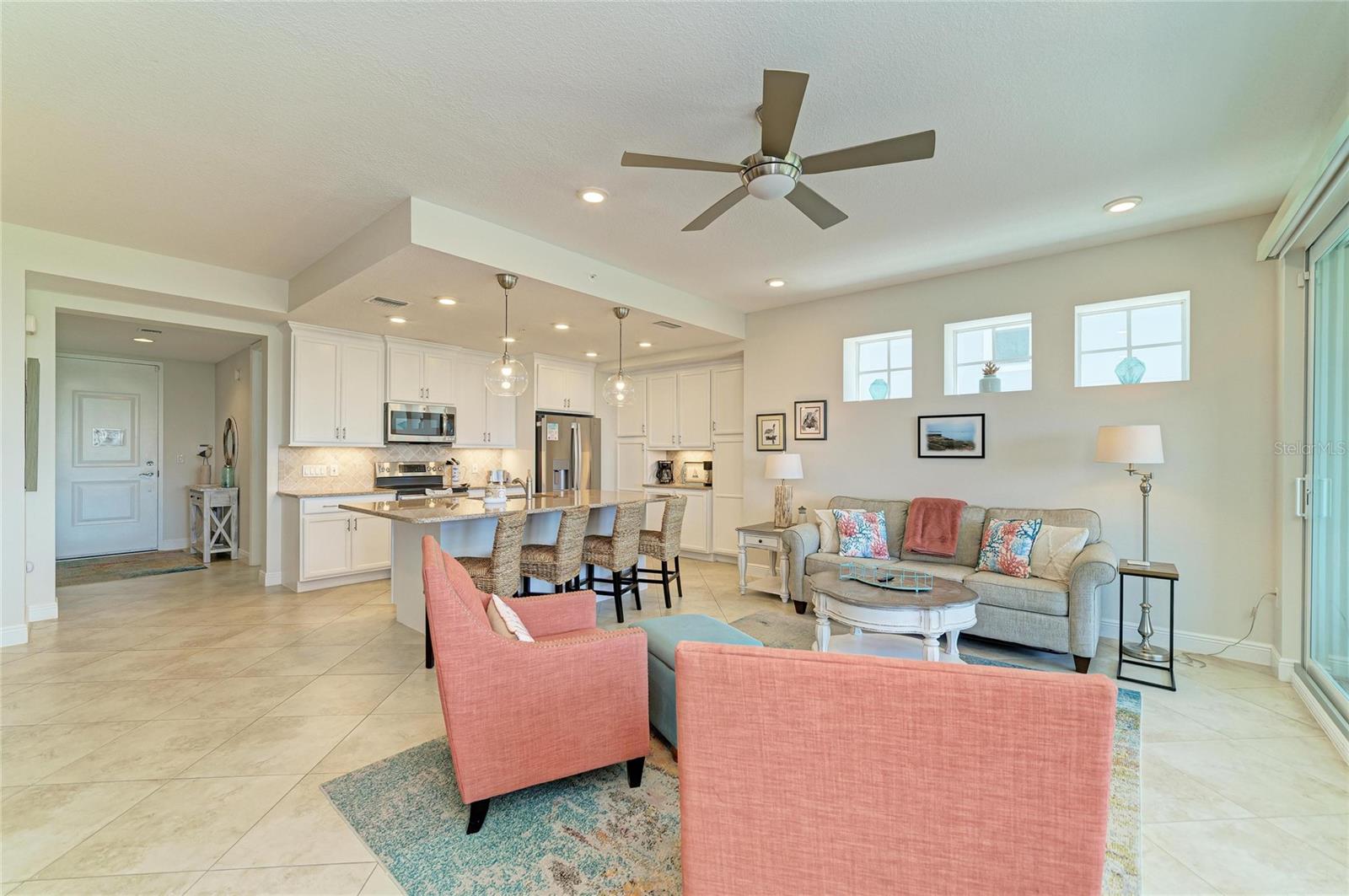 392 ARUBA CIR #102, BRADENTON, FL, 34209