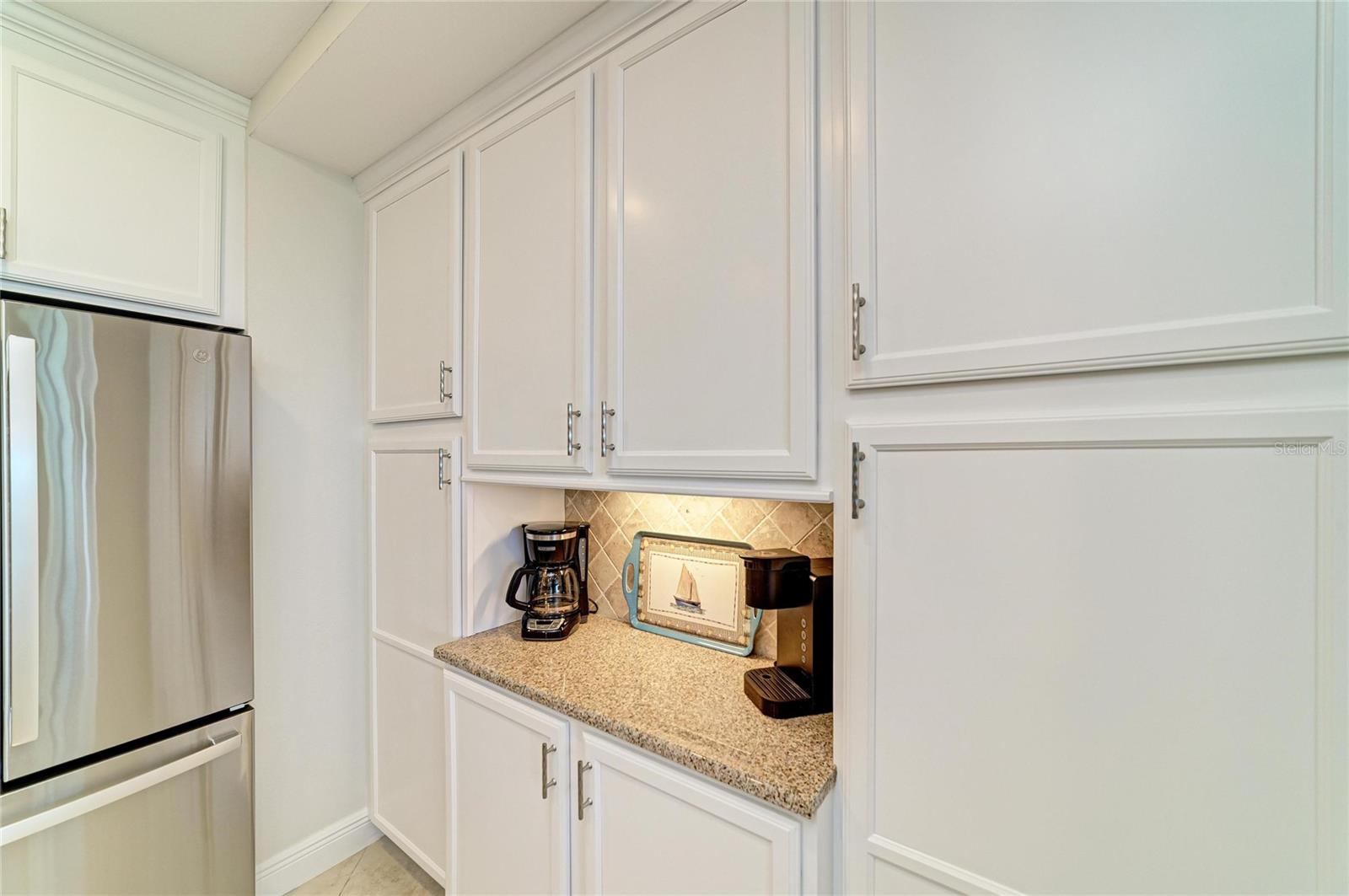 392 ARUBA CIR #102, BRADENTON, FL, 34209