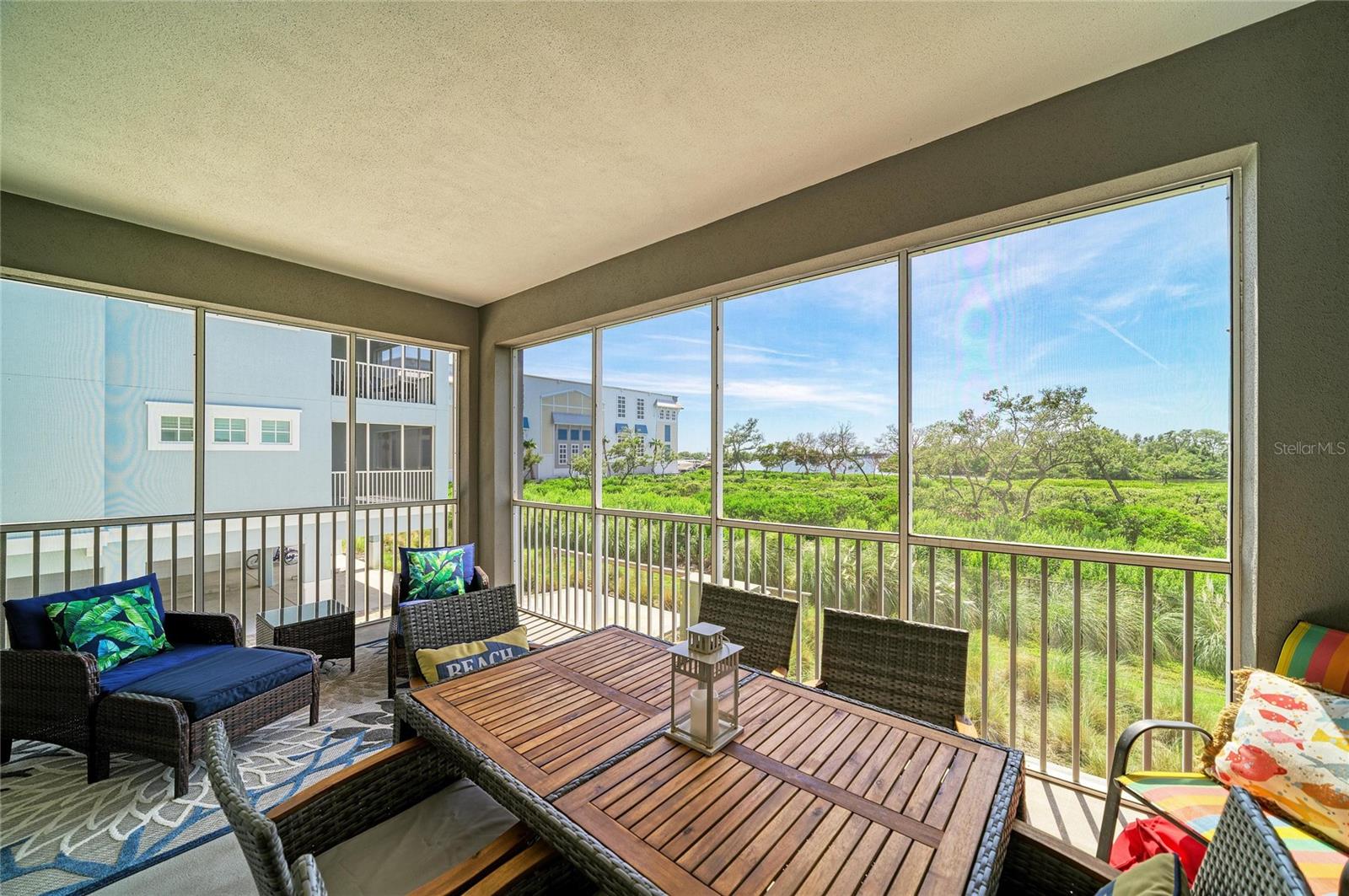 392 ARUBA CIR #102, BRADENTON, FL, 34209