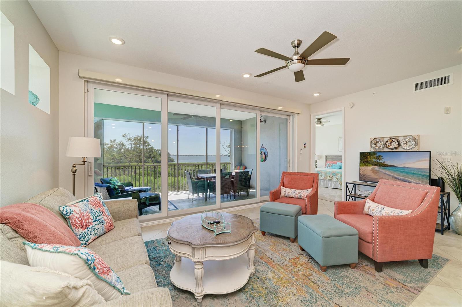 392 ARUBA CIR #102, BRADENTON, FL, 34209