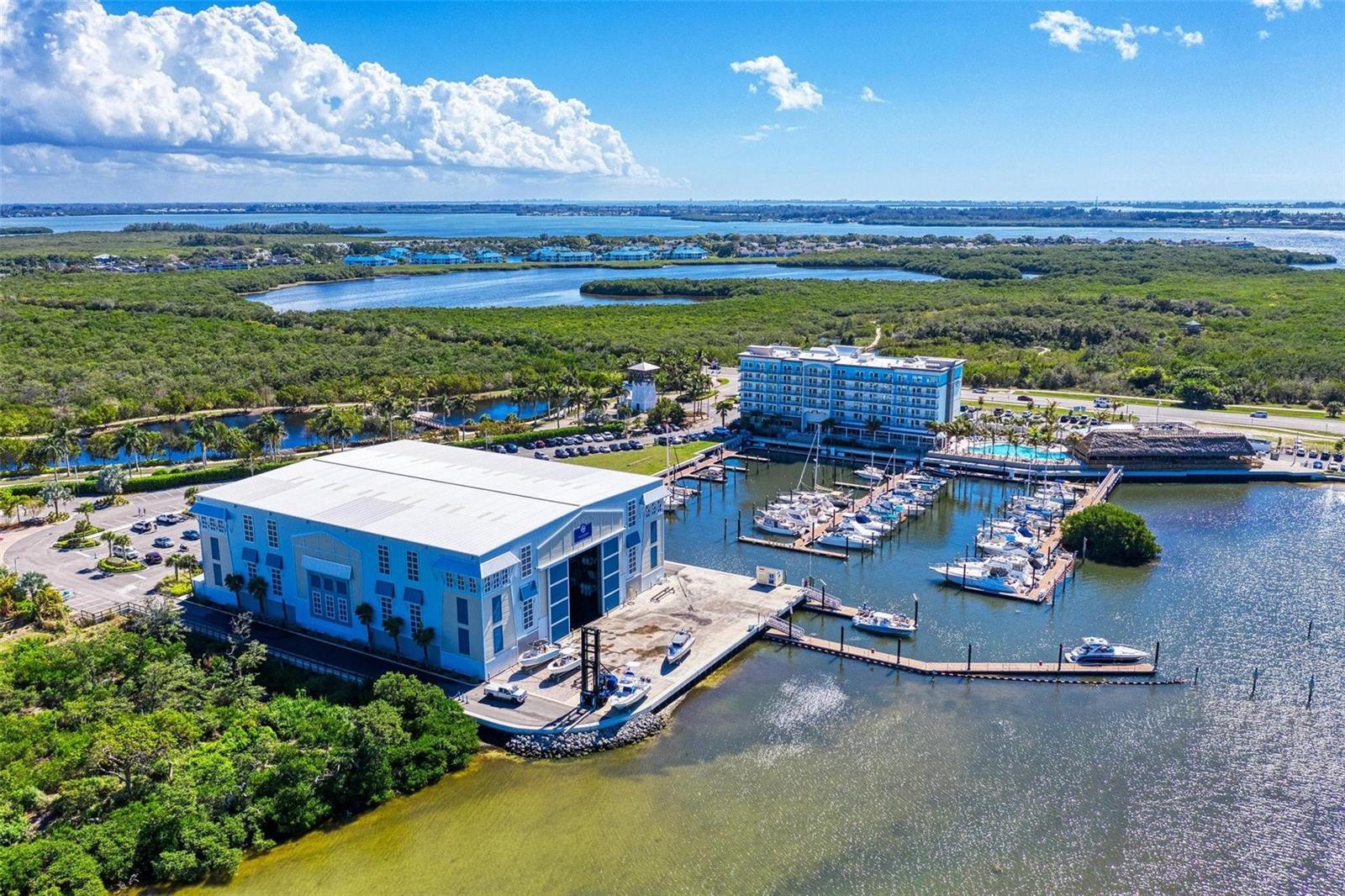 392 ARUBA CIR #102, BRADENTON, FL, 34209