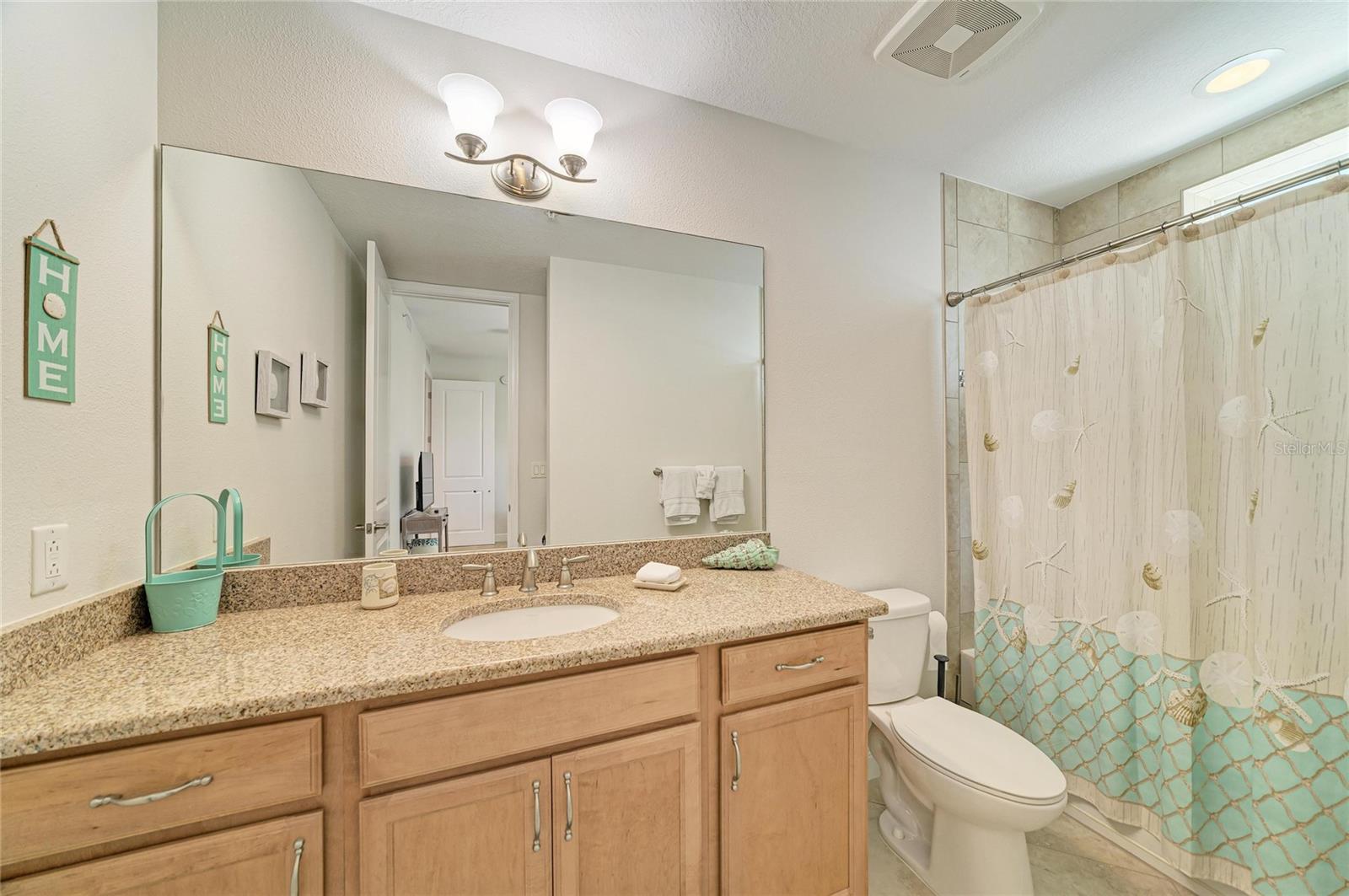 392 ARUBA CIR #102, BRADENTON, FL, 34209