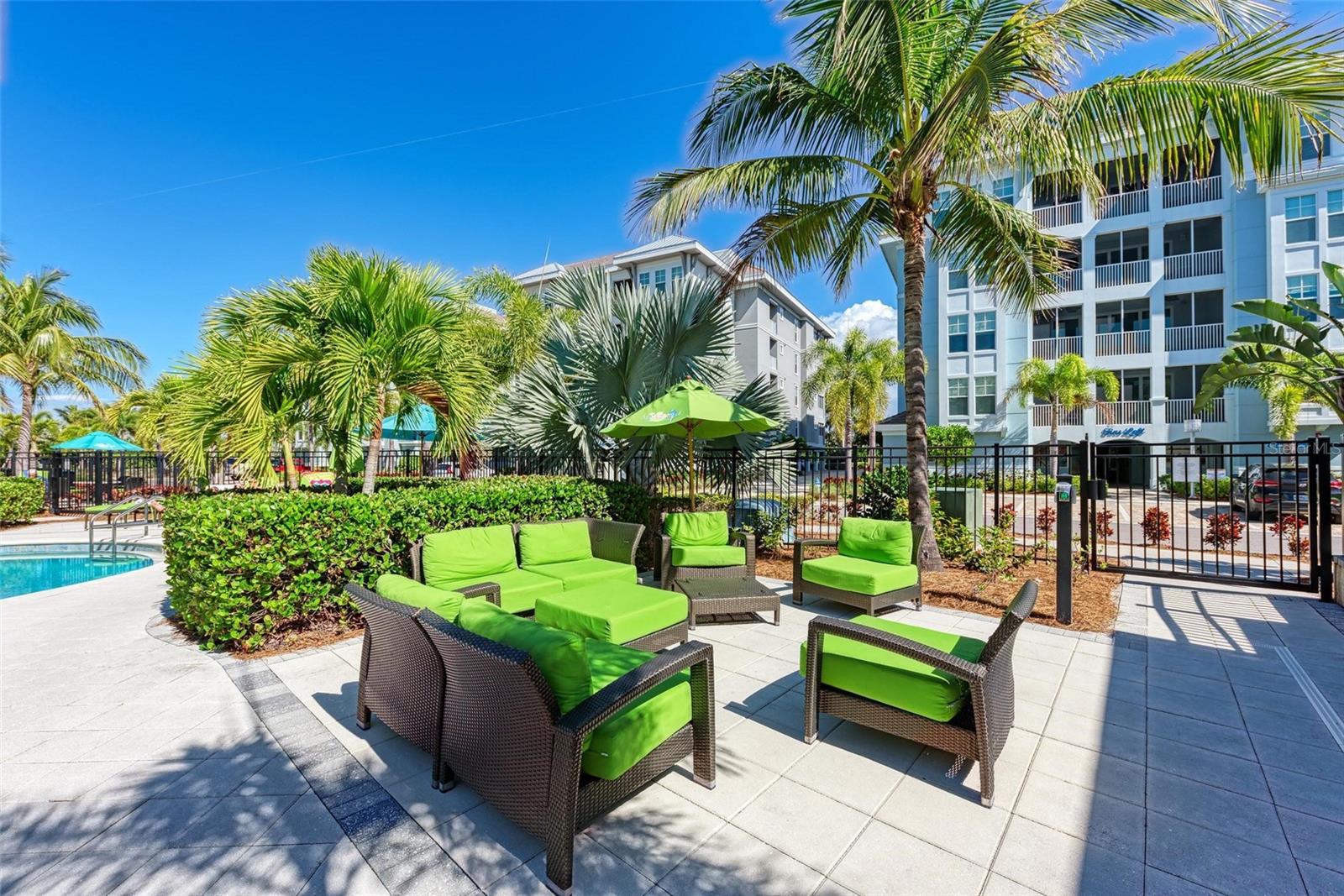 392 ARUBA CIR #102, BRADENTON, FL, 34209