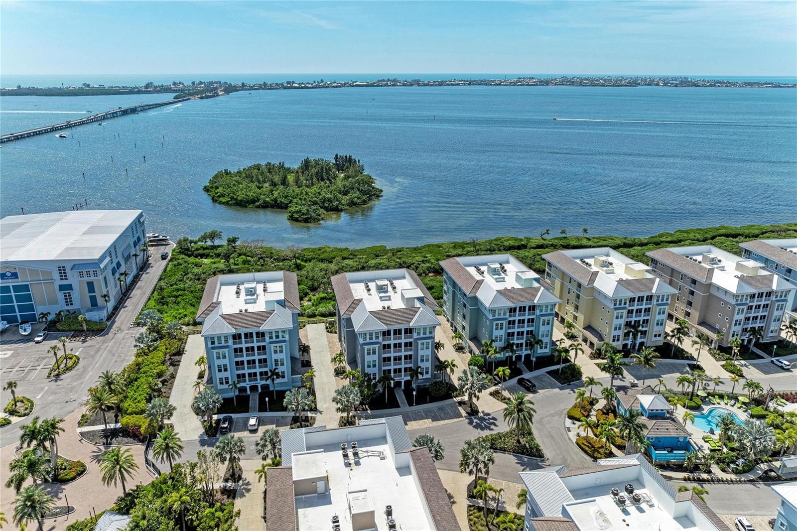 392 ARUBA CIR #102, BRADENTON, FL, 34209