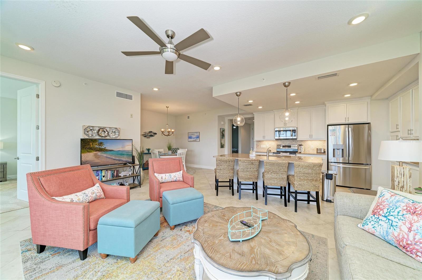 392 ARUBA CIR #102, BRADENTON, FL, 34209