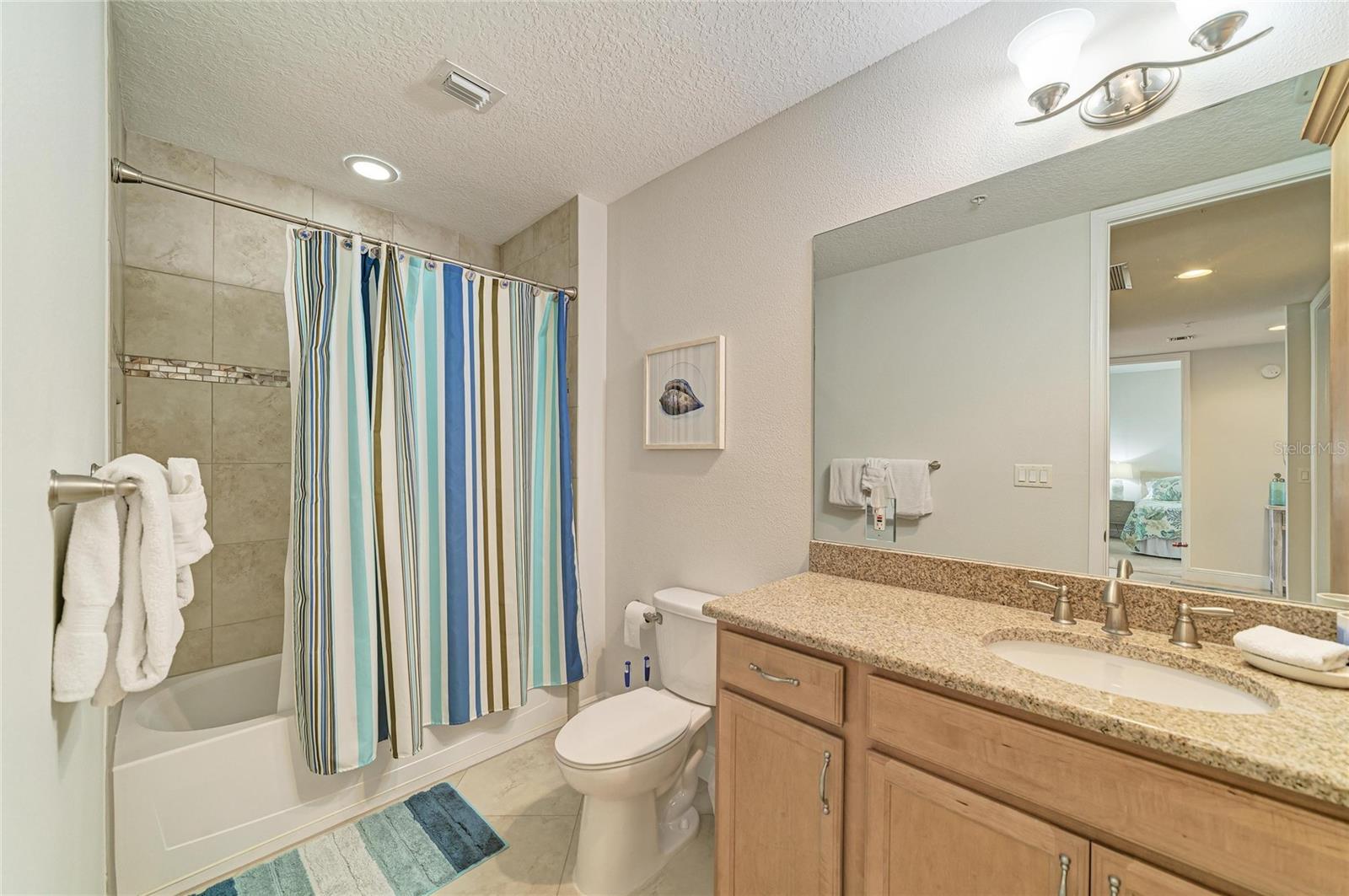 392 ARUBA CIR #102, BRADENTON, FL, 34209