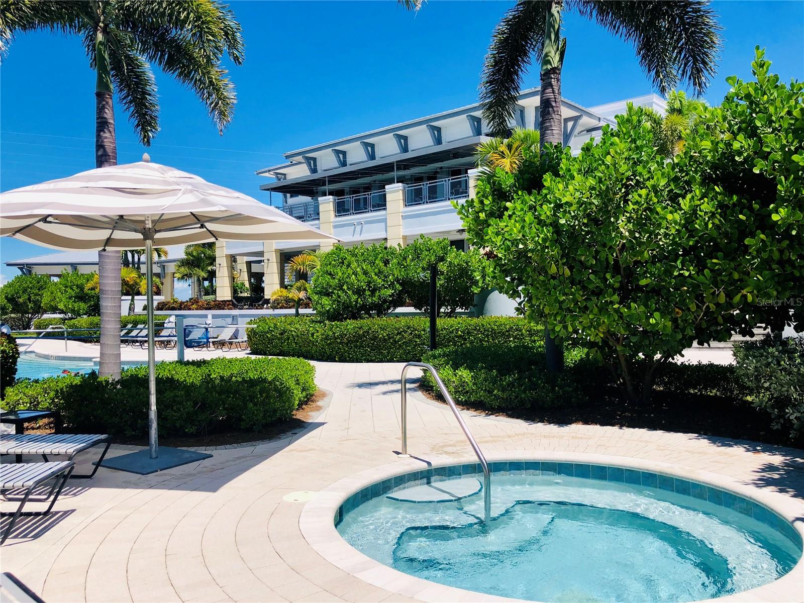 392 ARUBA CIR #102, BRADENTON, FL, 34209