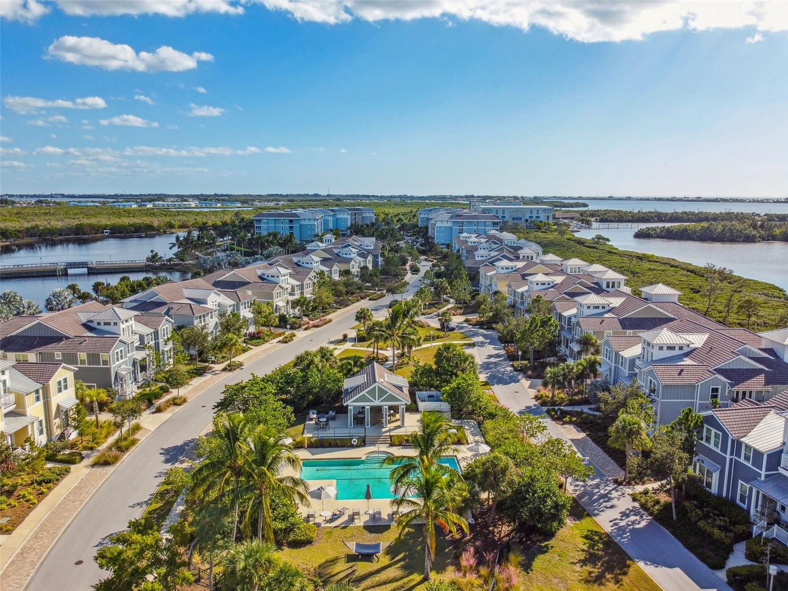 392 ARUBA CIR #102, BRADENTON, FL, 34209
