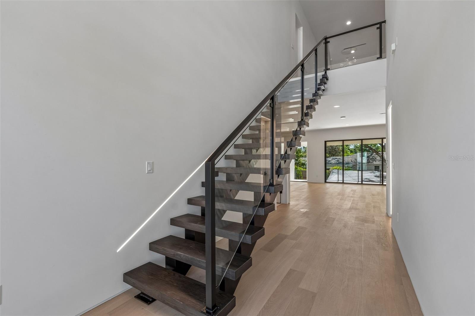 206 S TREASURE DR, TAMPA, FL, 33609