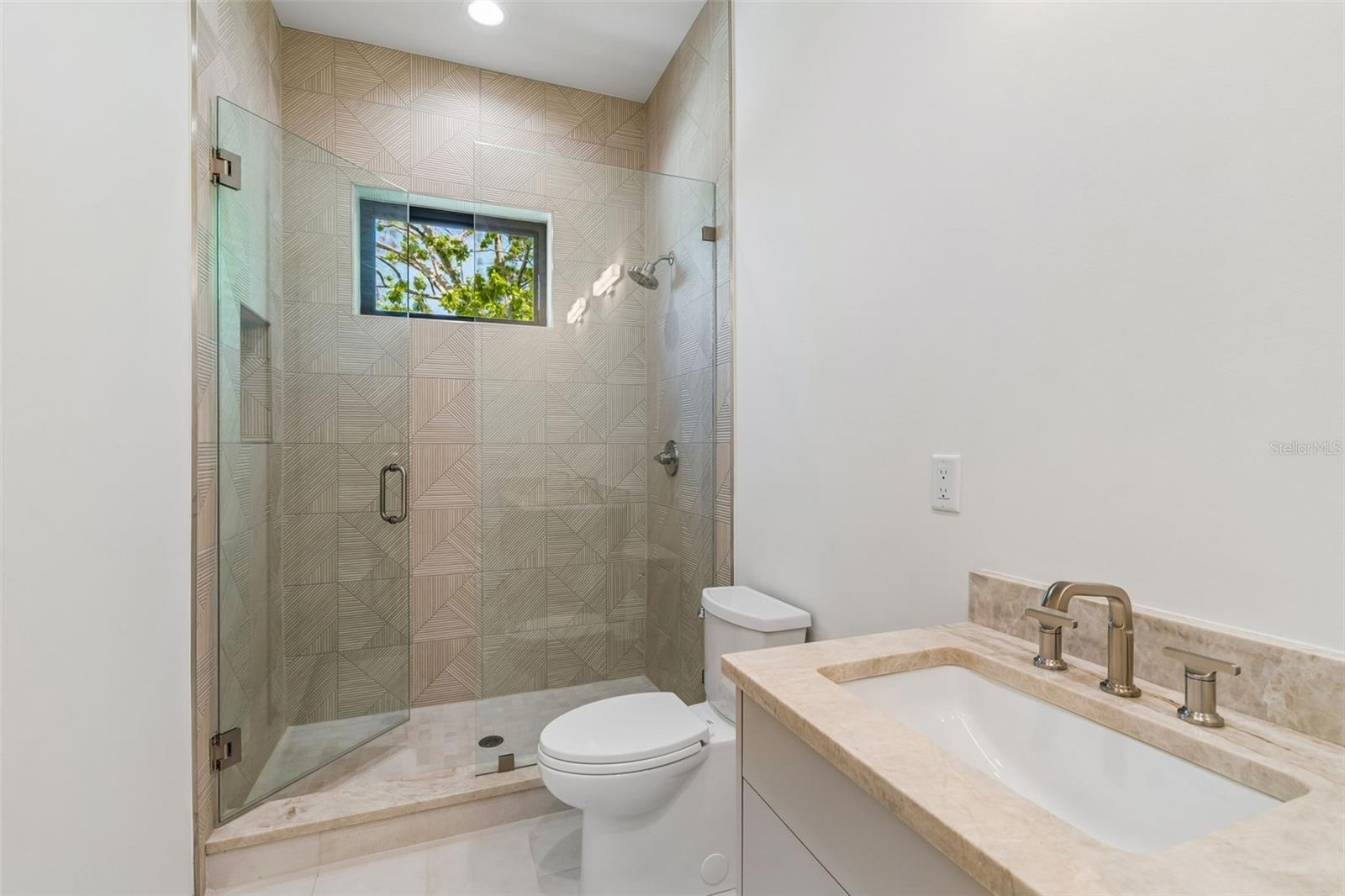 206 S TREASURE DR, TAMPA, FL, 33609