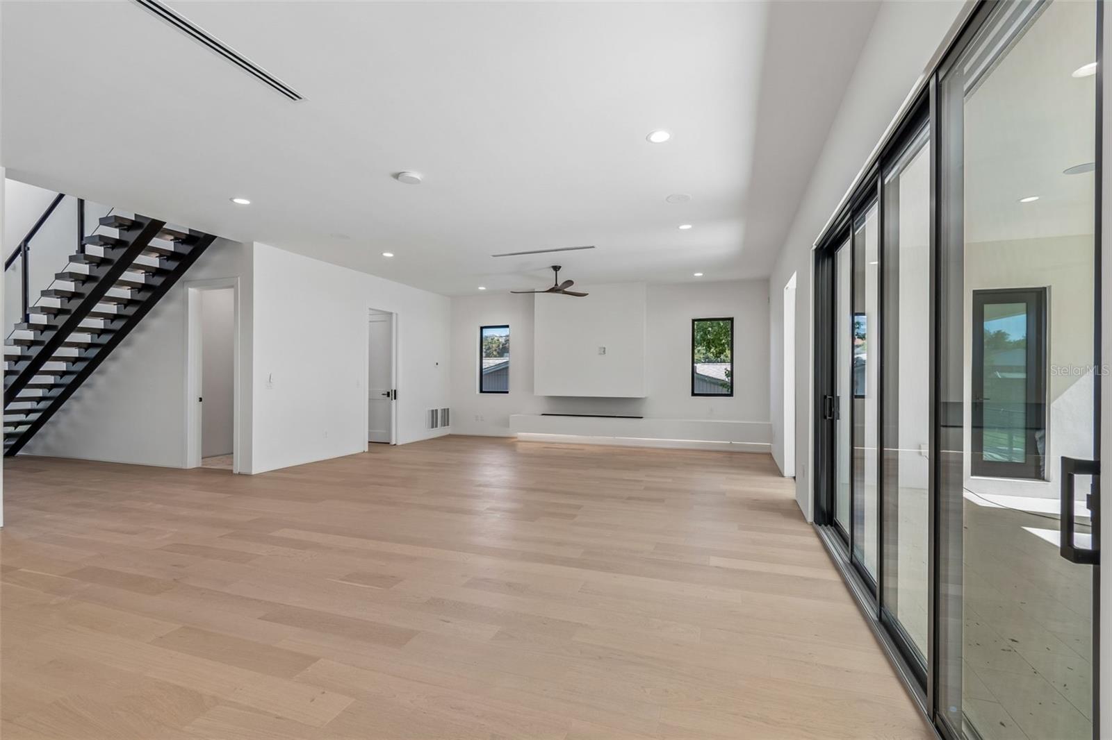 206 S TREASURE DR, TAMPA, FL, 33609