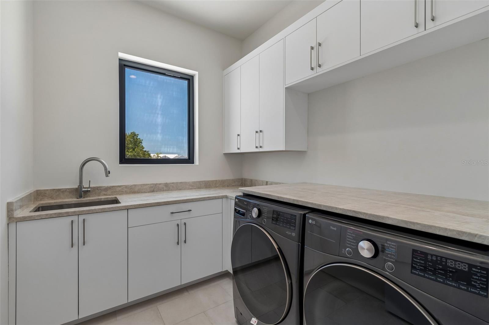206 S TREASURE DR, TAMPA, FL, 33609
