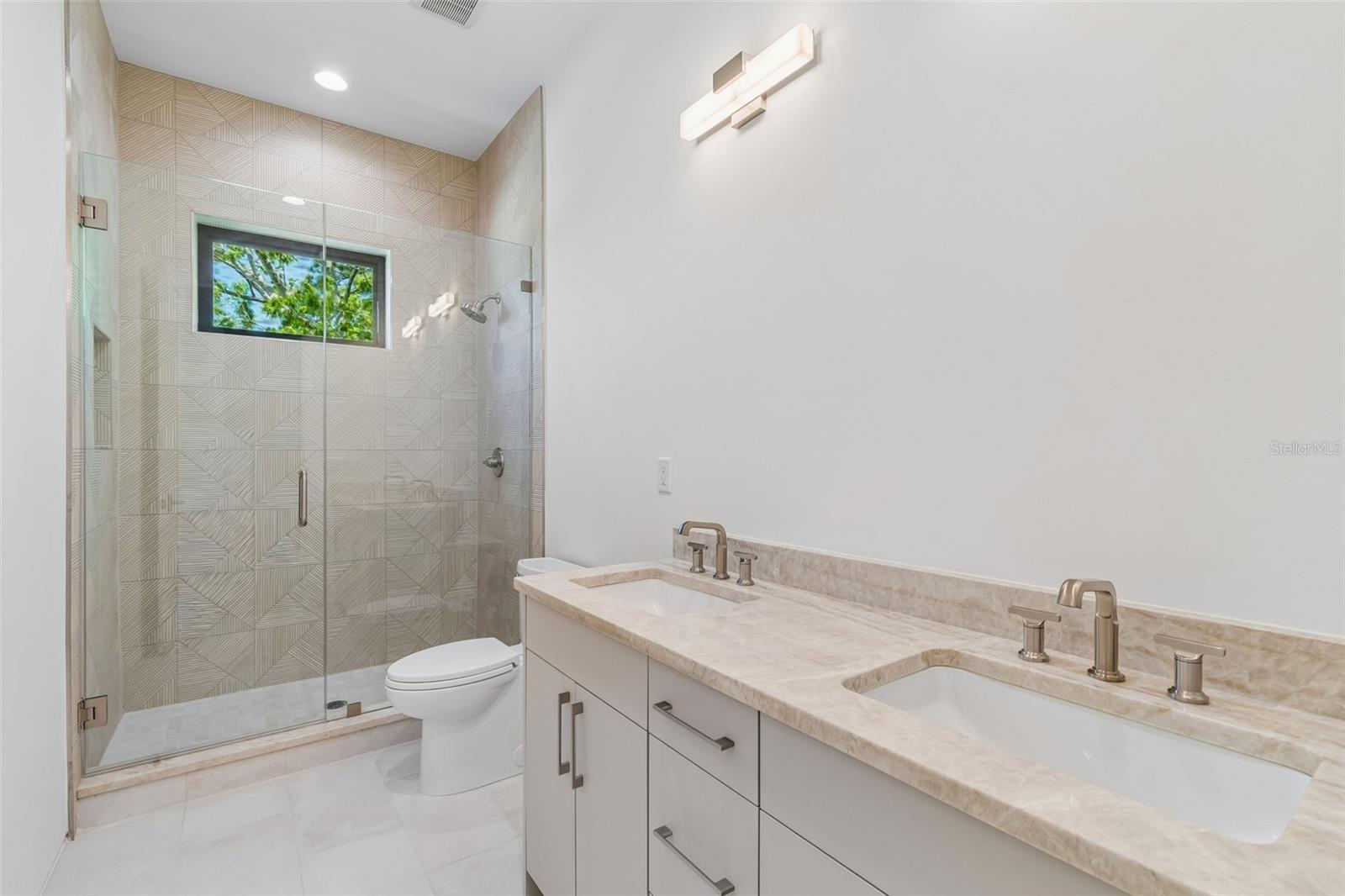206 S TREASURE DR, TAMPA, FL, 33609