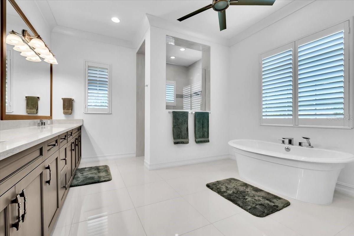 16306 DAYSAILOR TRL, LAKEWOOD RANCH, FL, 34202