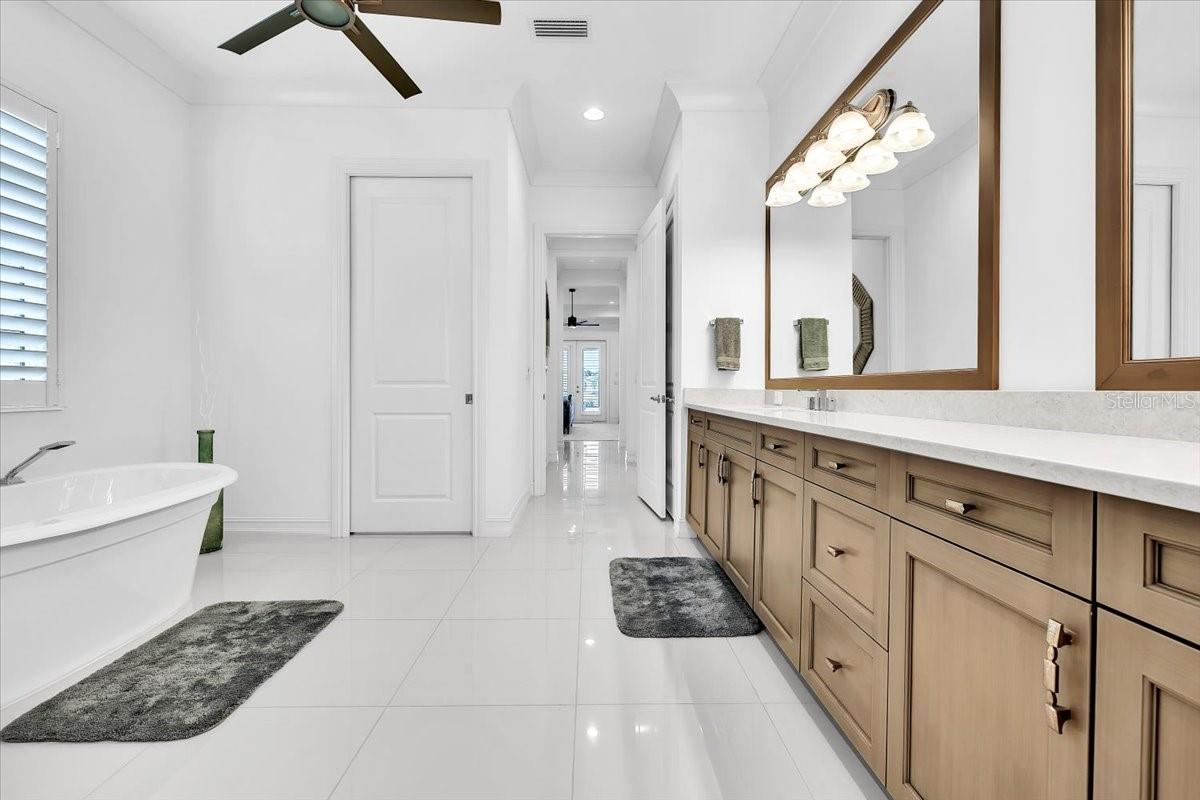 16306 DAYSAILOR TRL, LAKEWOOD RANCH, FL, 34202