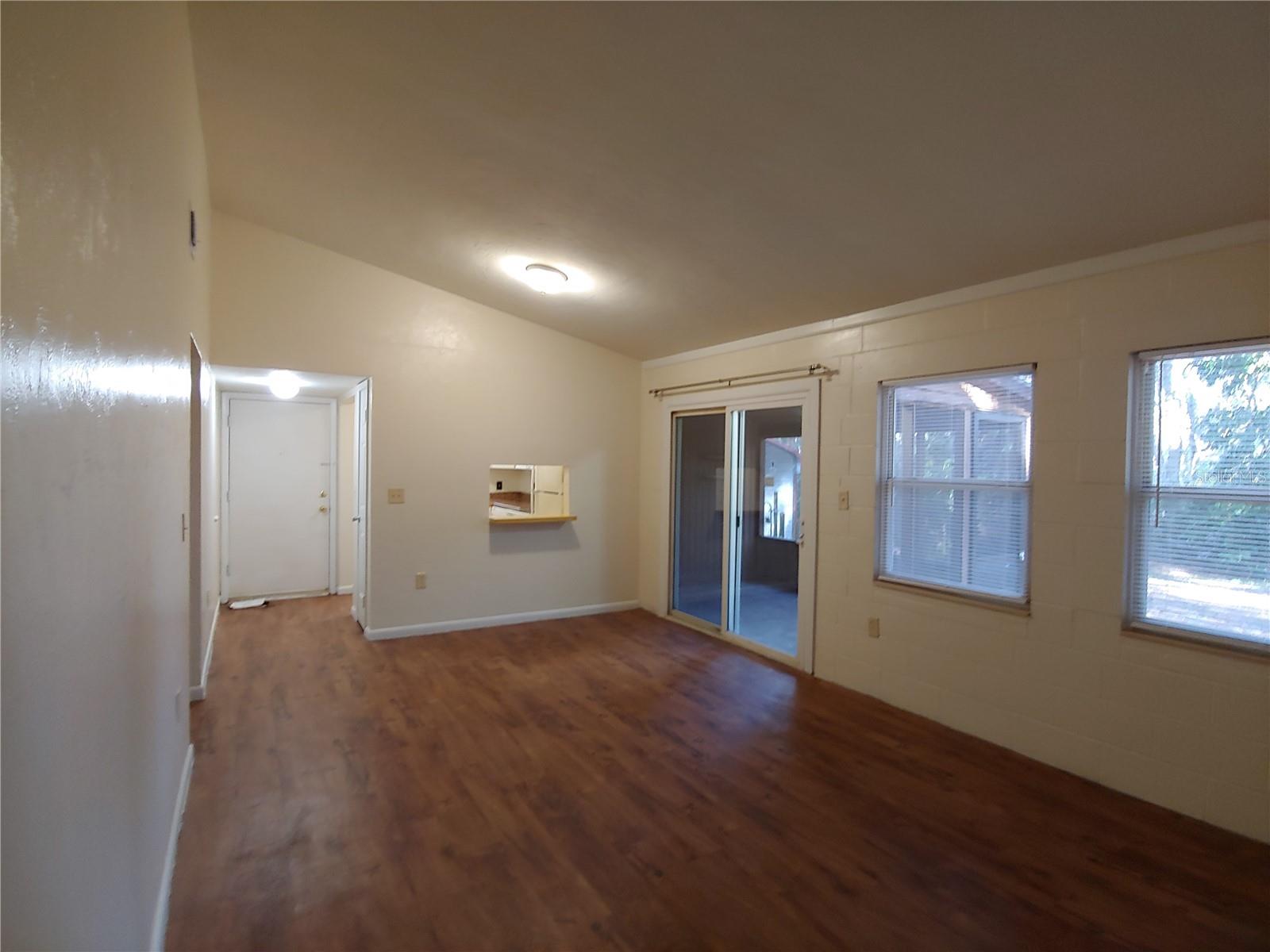 208 NE 7 PL #A, MICANOPY, FL, 32667