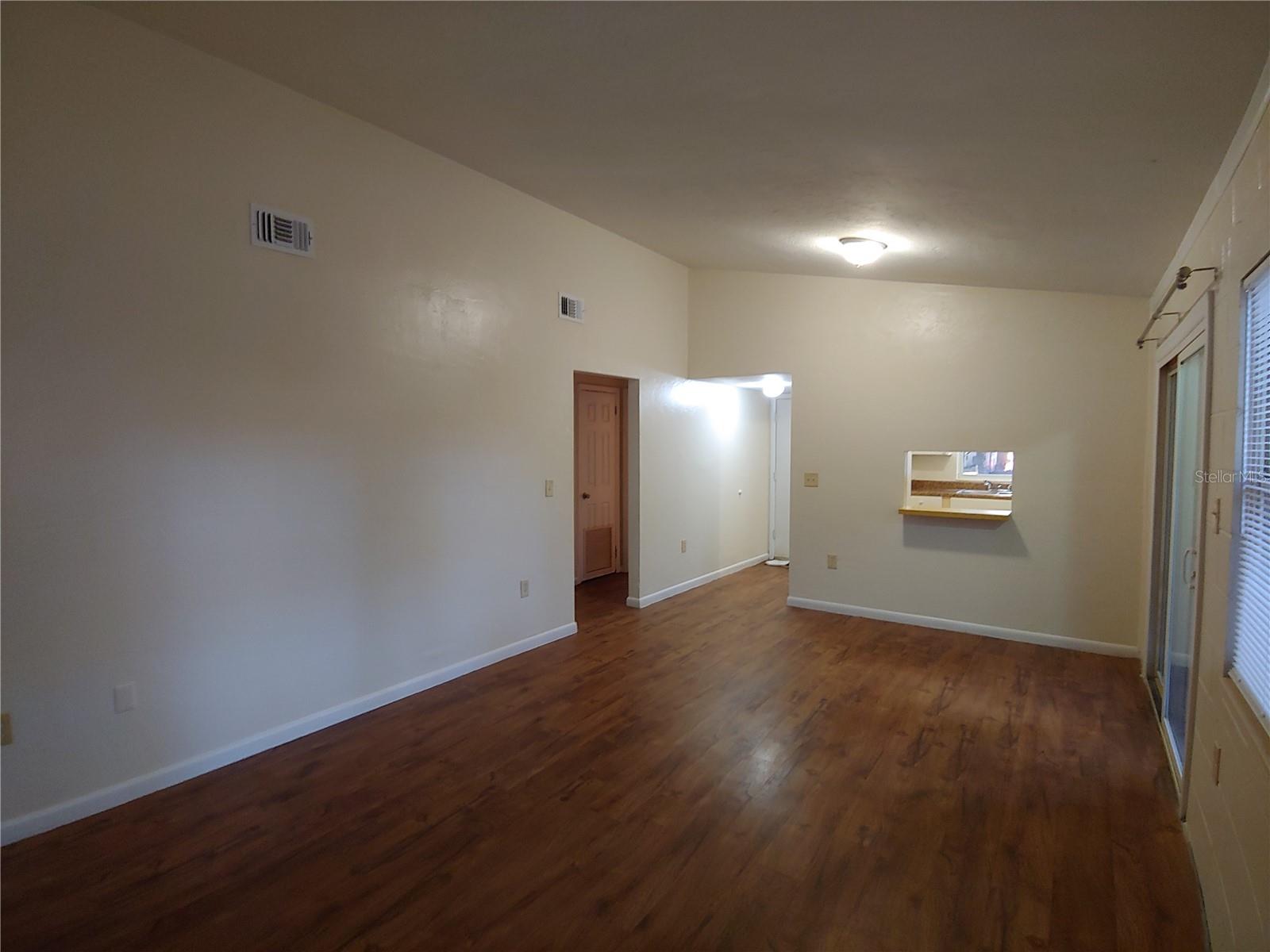 208 NE 7 PL #A, MICANOPY, FL, 32667