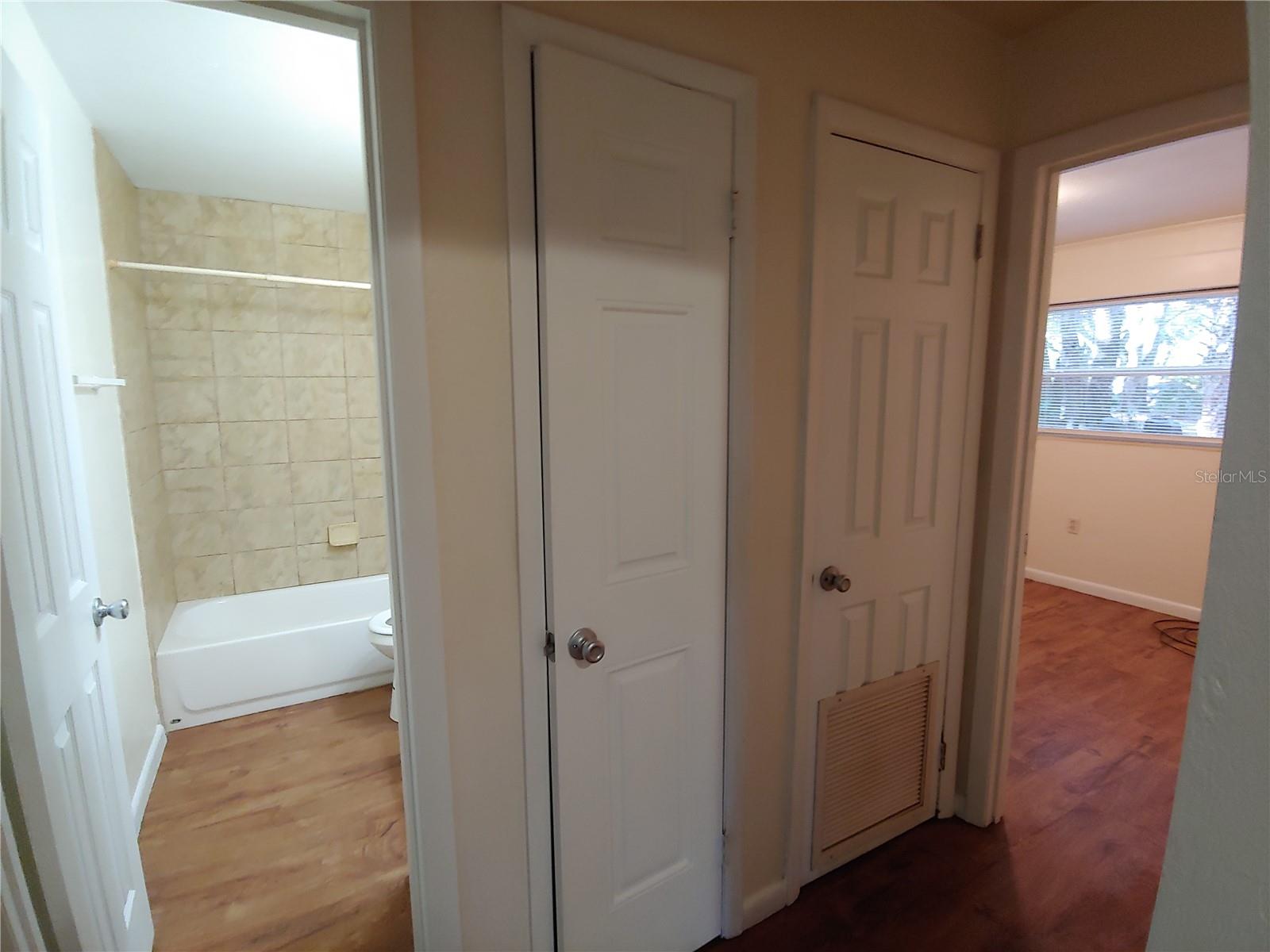 208 NE 7 PL #A, MICANOPY, FL, 32667