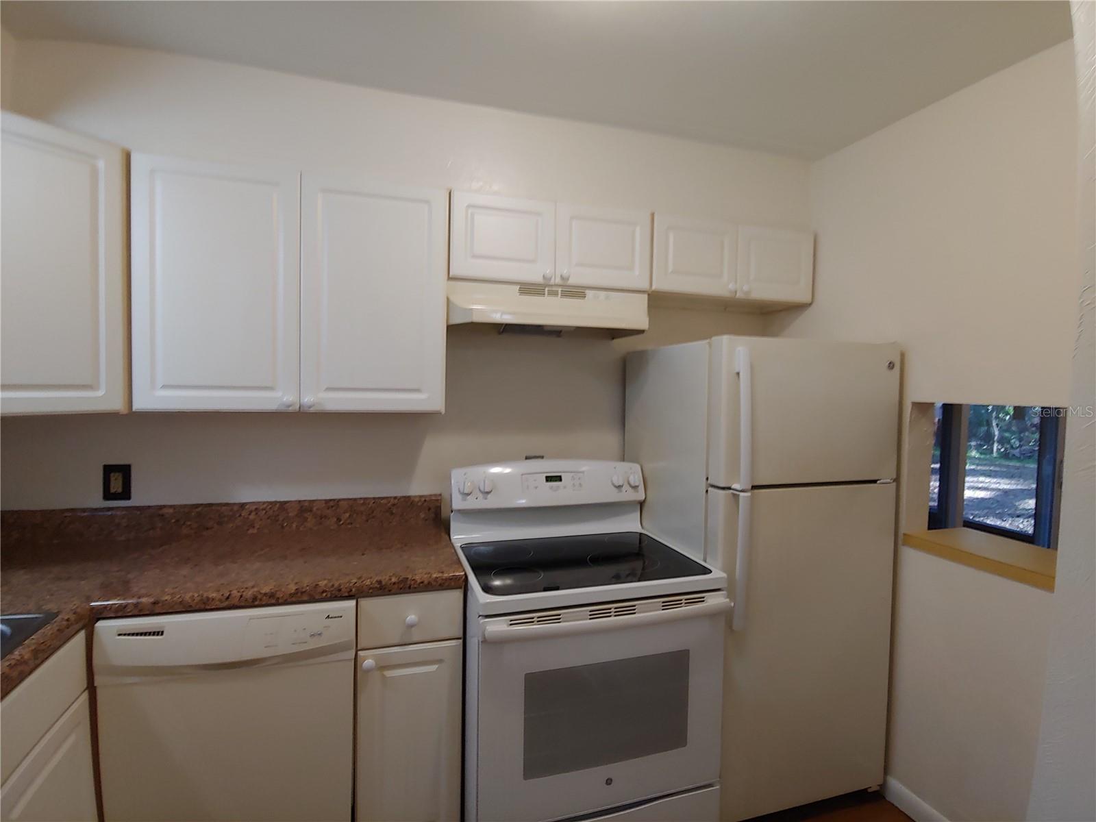 208 NE 7 PL #A, MICANOPY, FL, 32667
