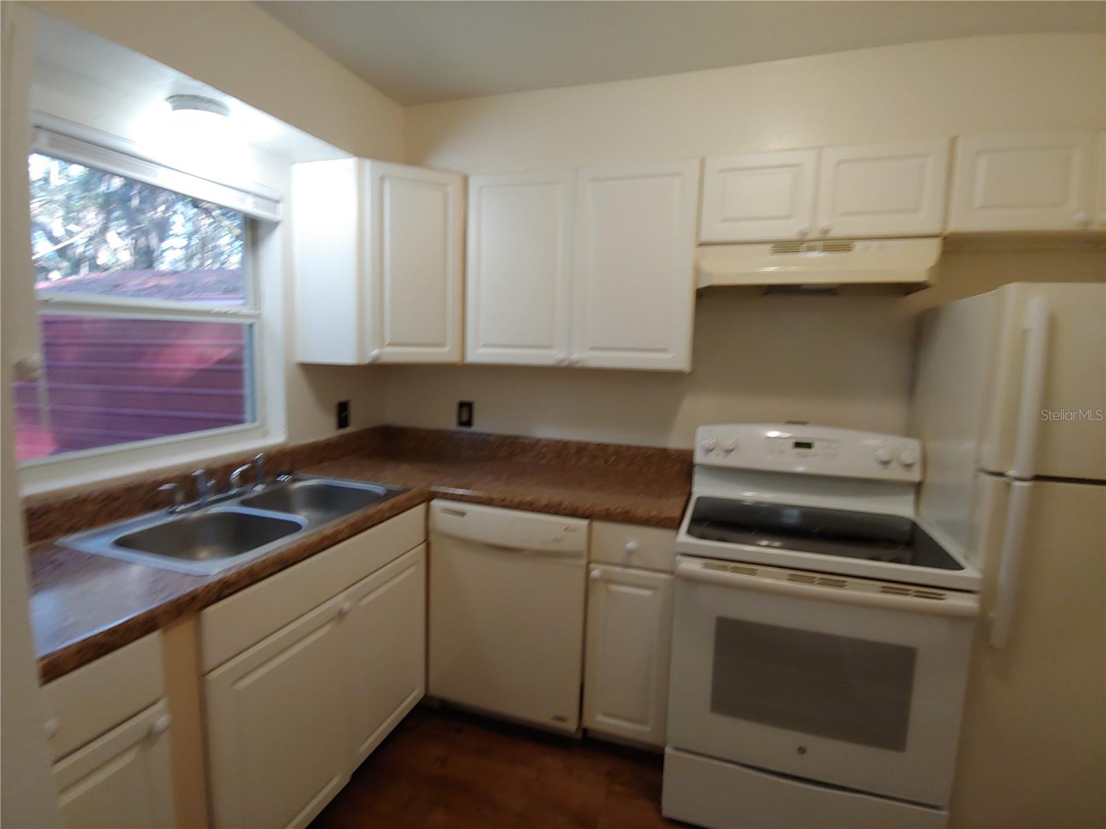 208 NE 7 PL #A, MICANOPY, FL, 32667
