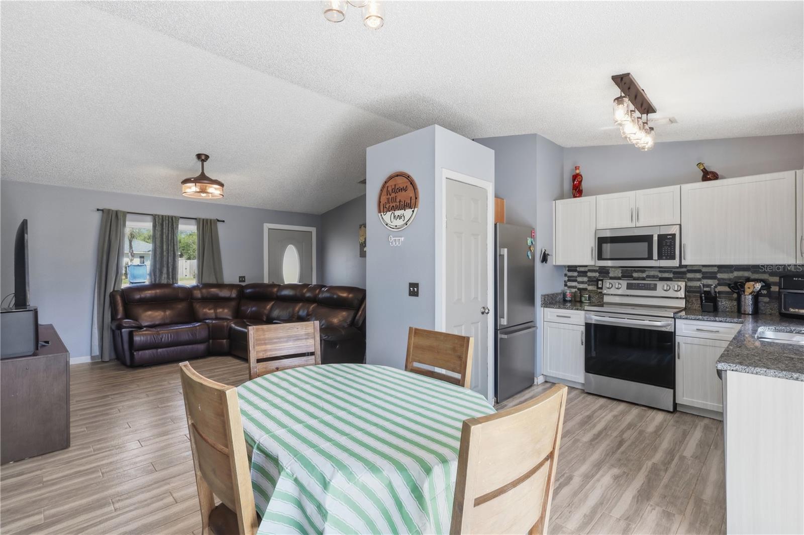 215 WALNUT AVE, ORANGE CITY, FL, 32763