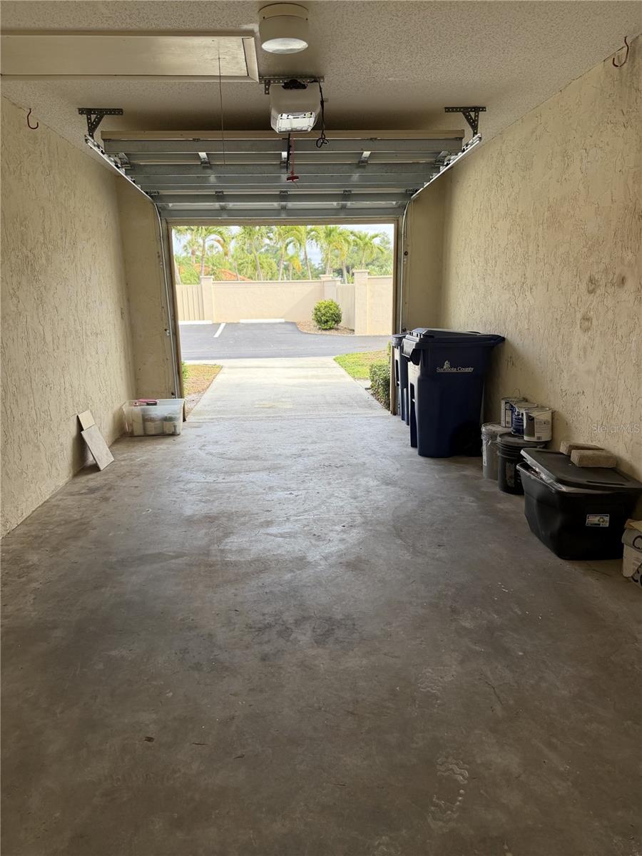 2004 LONGPOINTE CIR, VENICE, FL, 34293