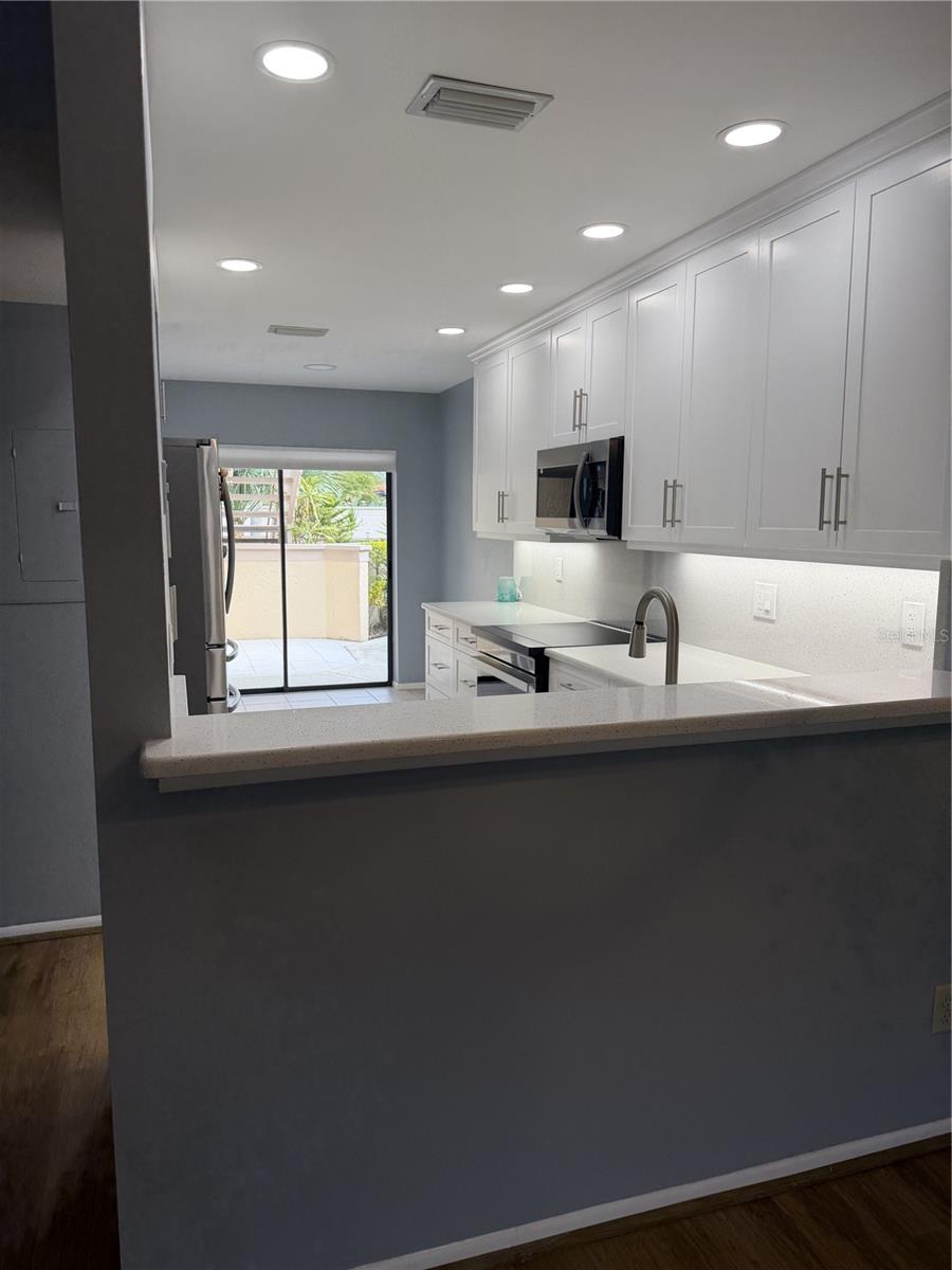 2004 LONGPOINTE CIR, VENICE, FL, 34293