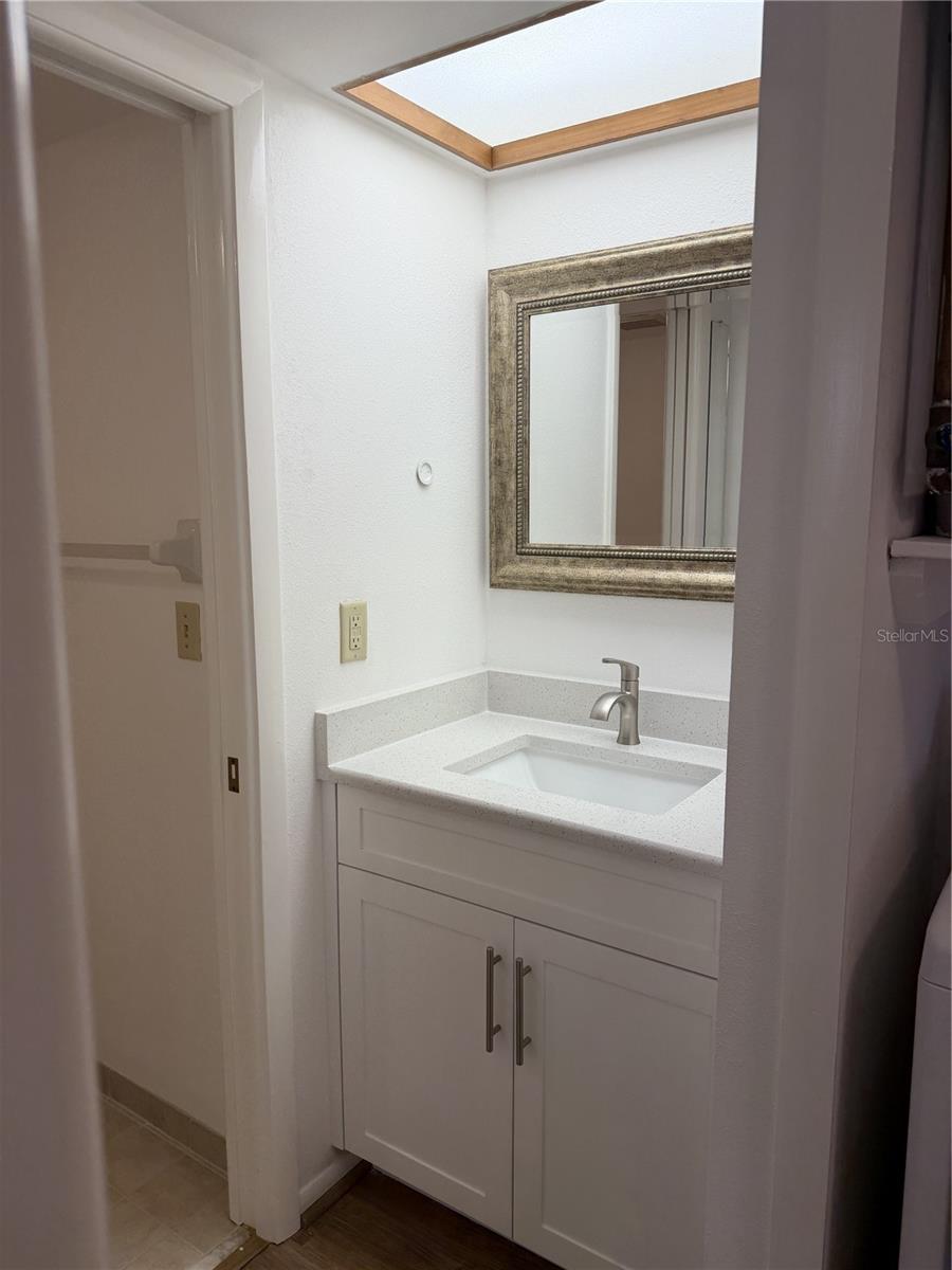 2004 LONGPOINTE CIR, VENICE, FL, 34293