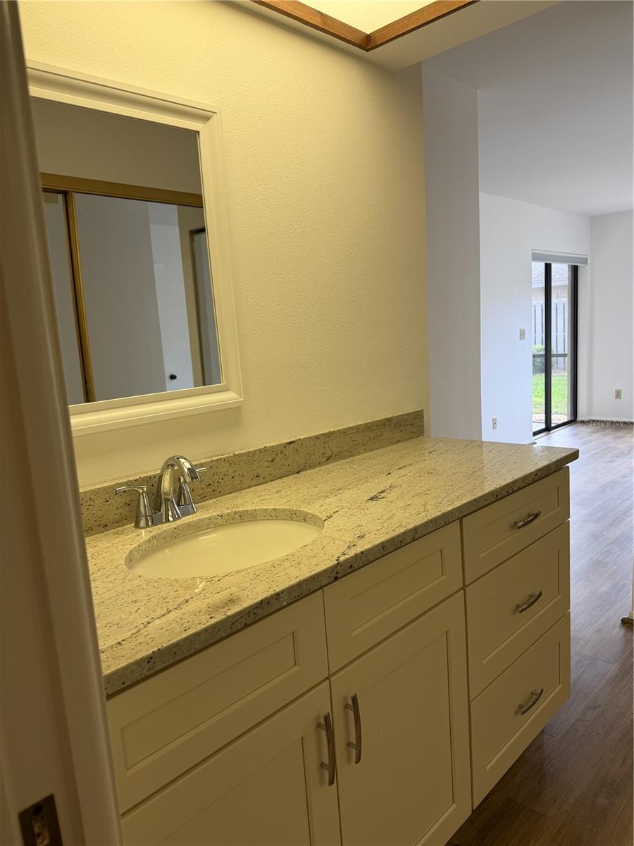 2004 LONGPOINTE CIR, VENICE, FL, 34293