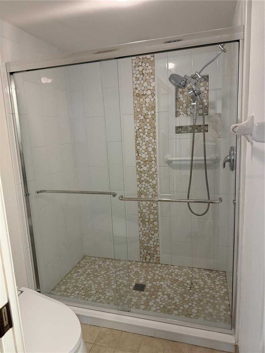 2004 LONGPOINTE CIR, VENICE, FL, 34293