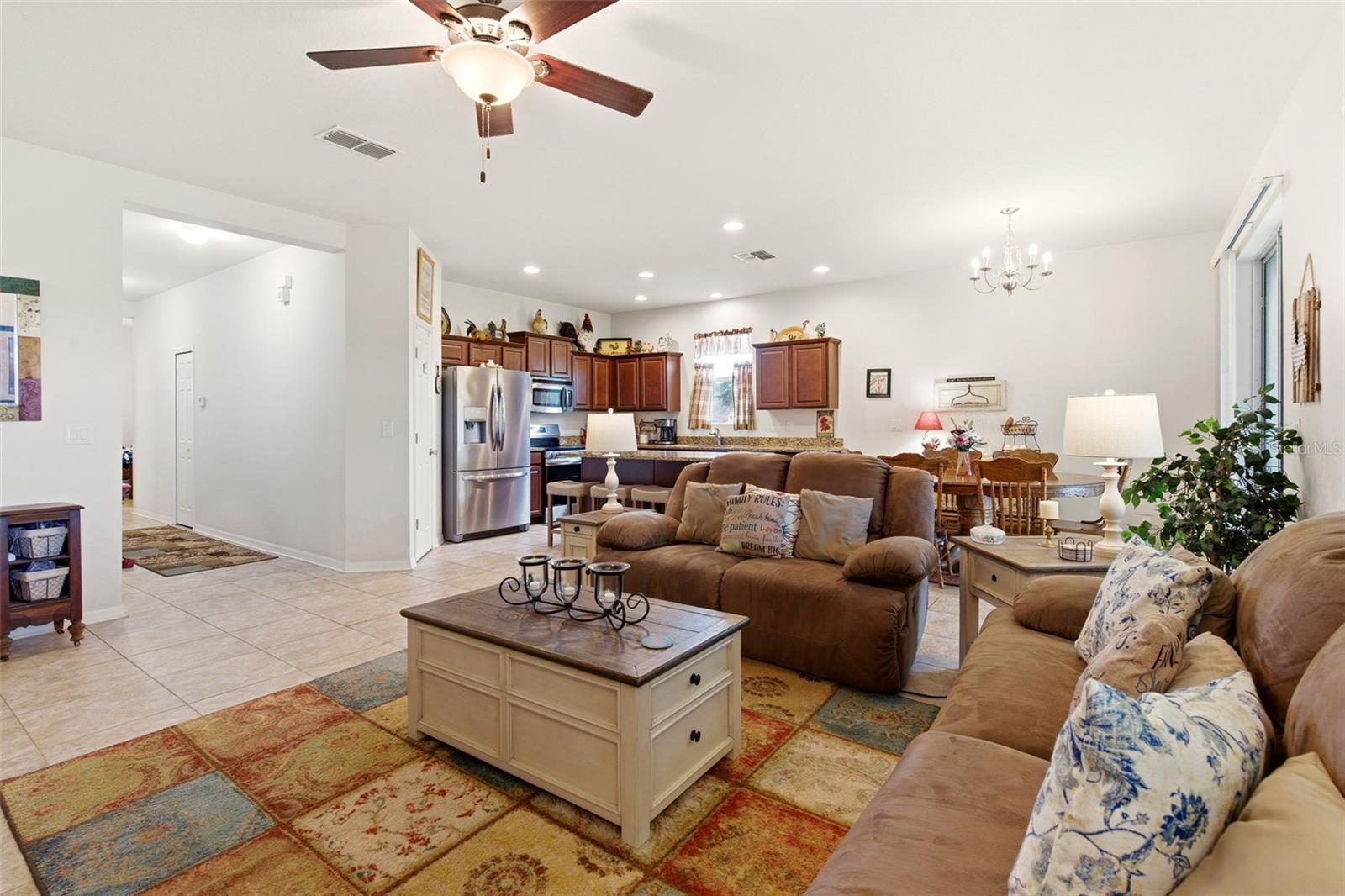 133 LAKESHORE DR, DAVENPORT, FL, 33837