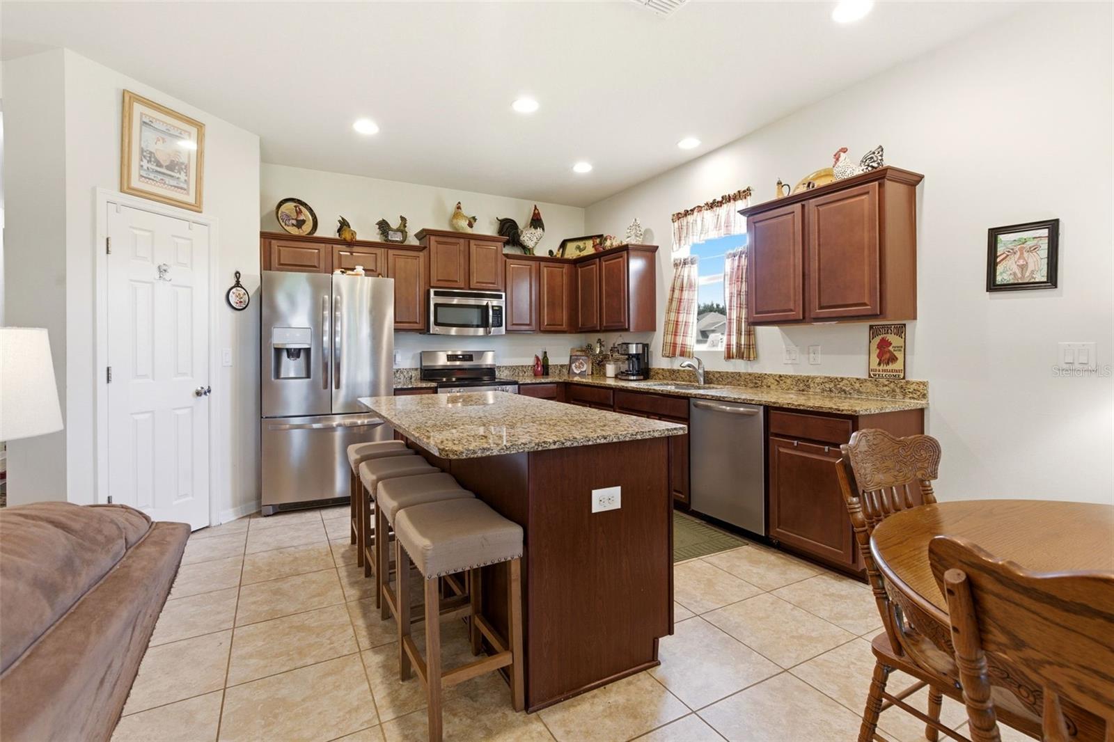 133 LAKESHORE DR, DAVENPORT, FL, 33837