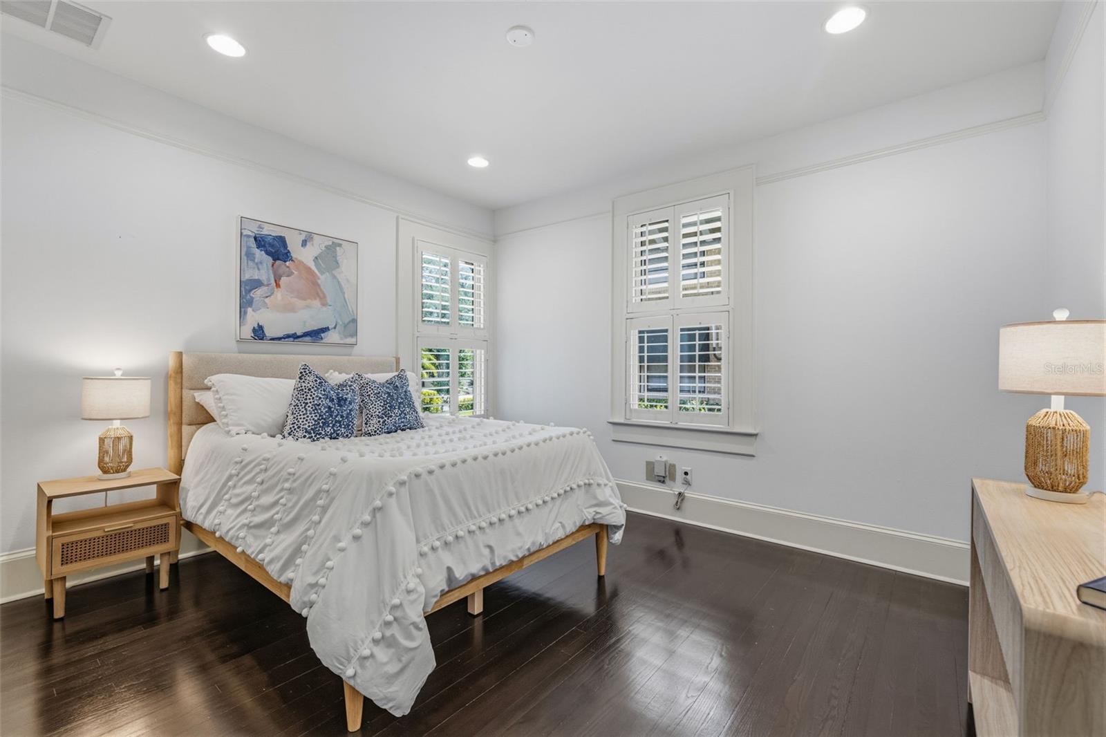 1811 W HILLS AVE, TAMPA, FL, 33606