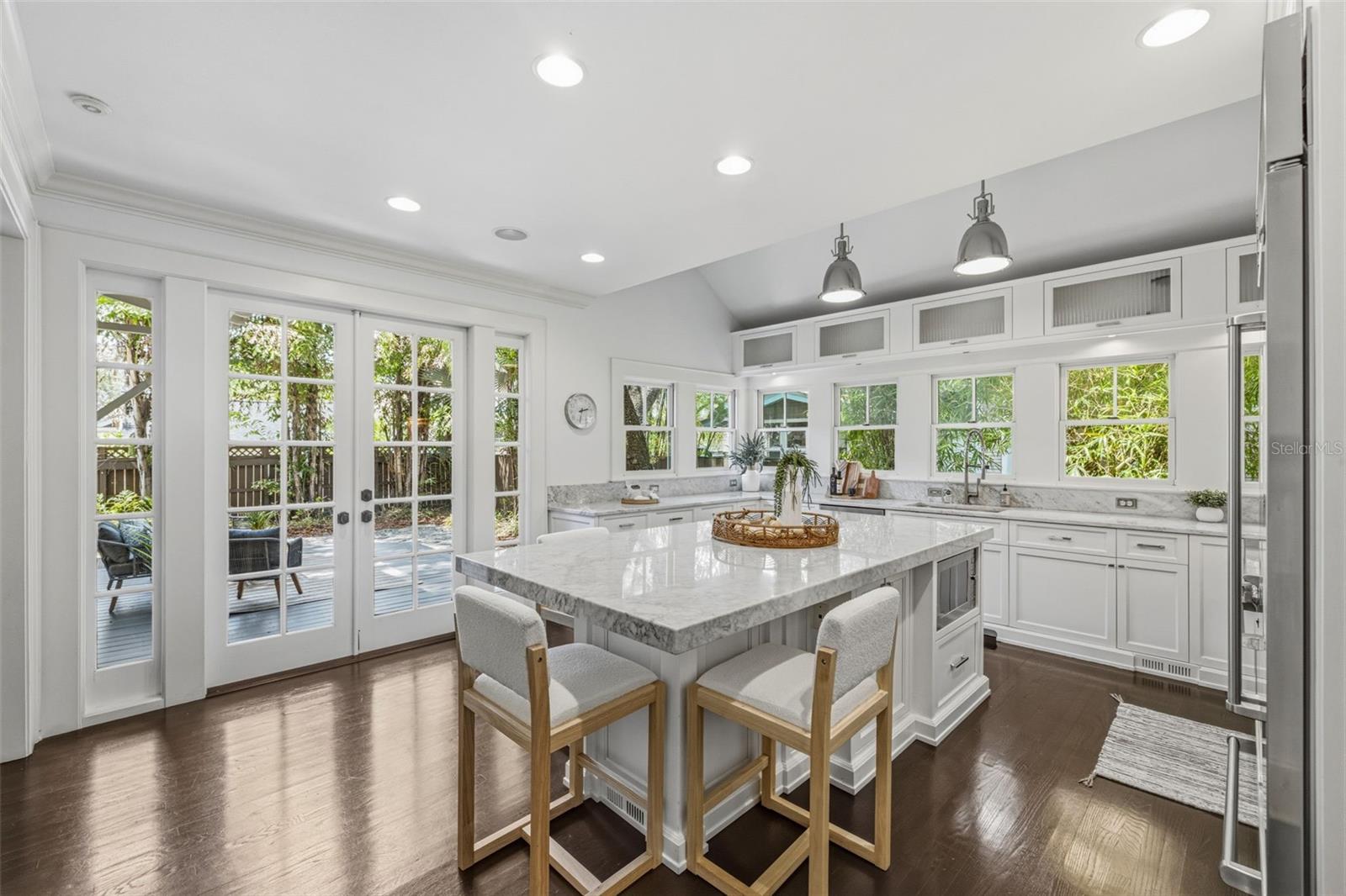1811 W HILLS AVE, TAMPA, FL, 33606